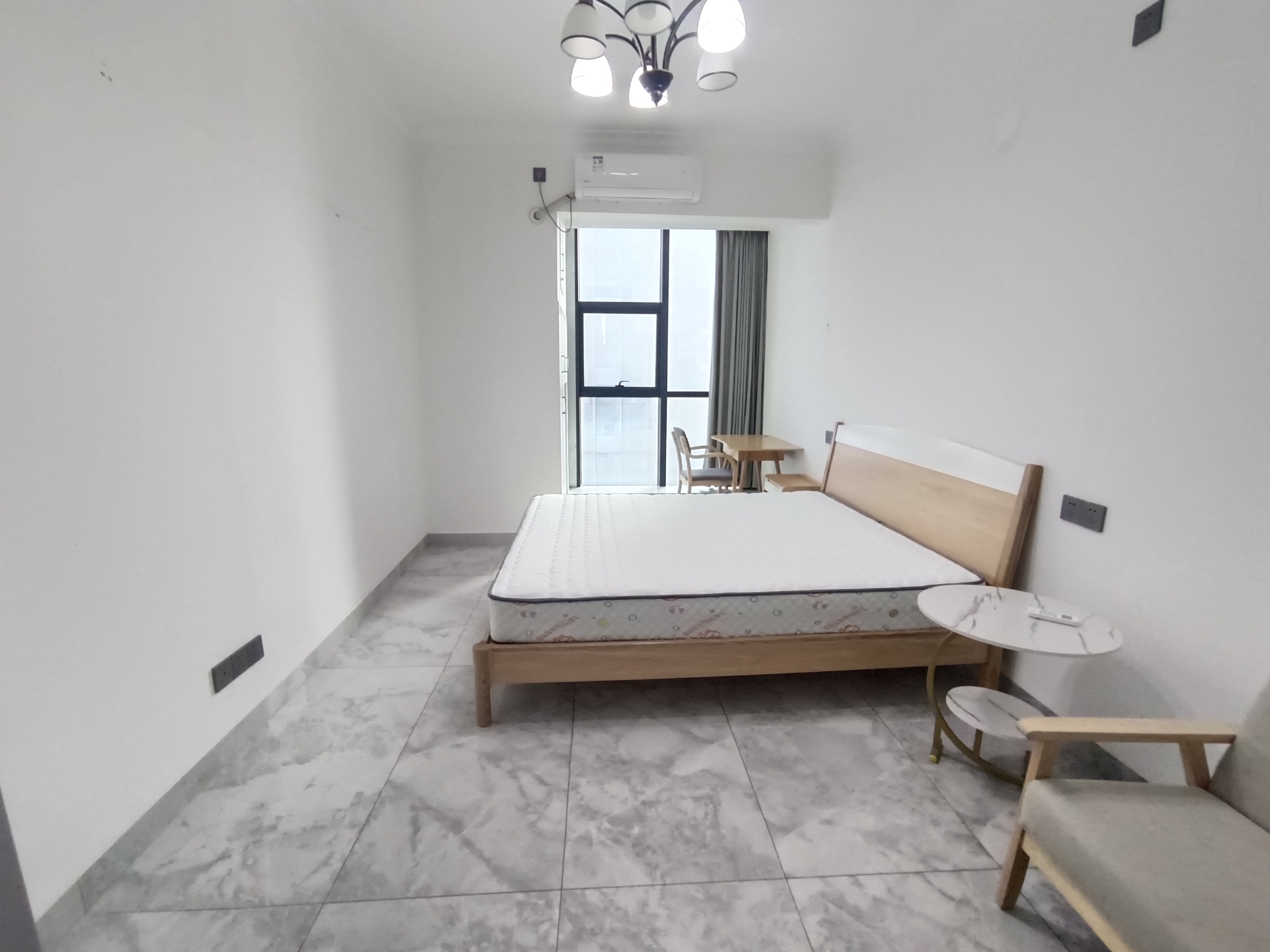 东盈商业广场(华泉城市广场)  1室1厅1卫    1600.0元/月 东盈商业广场(华泉城市广场)  1室1厅1卫    1600.0元/月