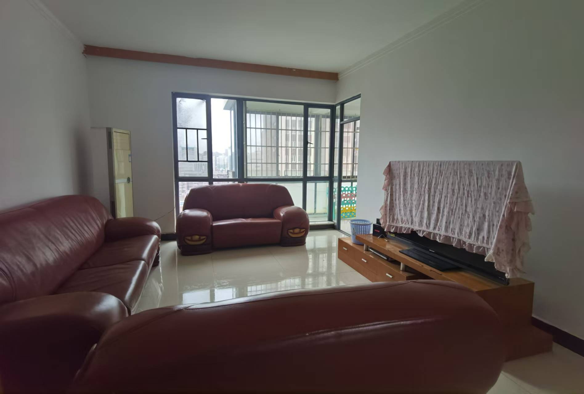 华菱蓝调国际(华菱.香墅美地) 3室2厅2卫 2600.0元/月 华菱蓝调国际(华菱.香墅美地) 3室2厅2卫 2600.0元/月室内图