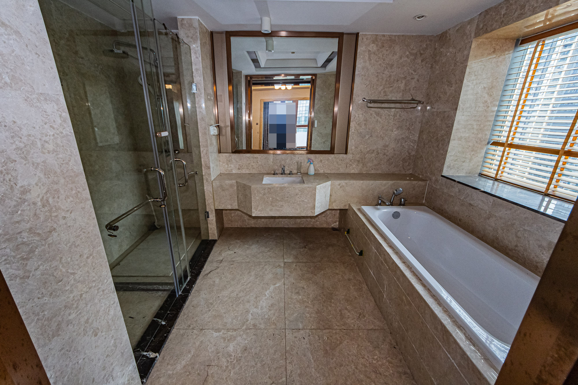 北辰定江洋 4室2厅1卫 450.0万 北辰定江洋 4室2厅1卫 450.0万卫生间