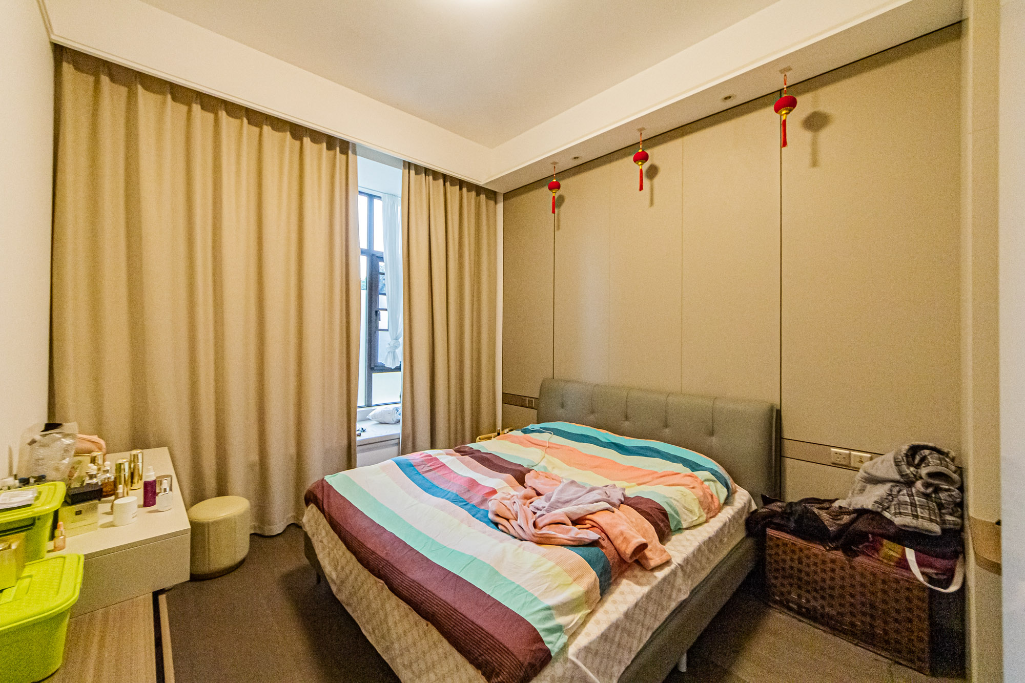 龙湖春江天玺 4室2厅2卫 163.0万 龙湖春江天玺 4室2厅2卫 163.0万卧室