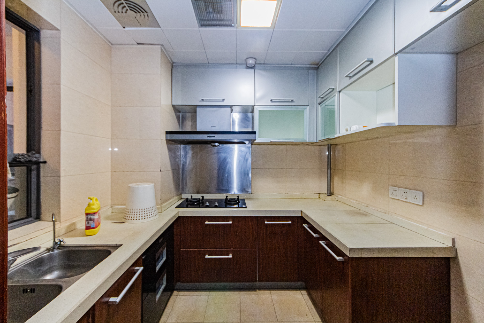 珠江花城三期锦鲤  3室2厅2卫    105.0万 珠江花城三期锦鲤  3室2厅2卫    105.0万厨房