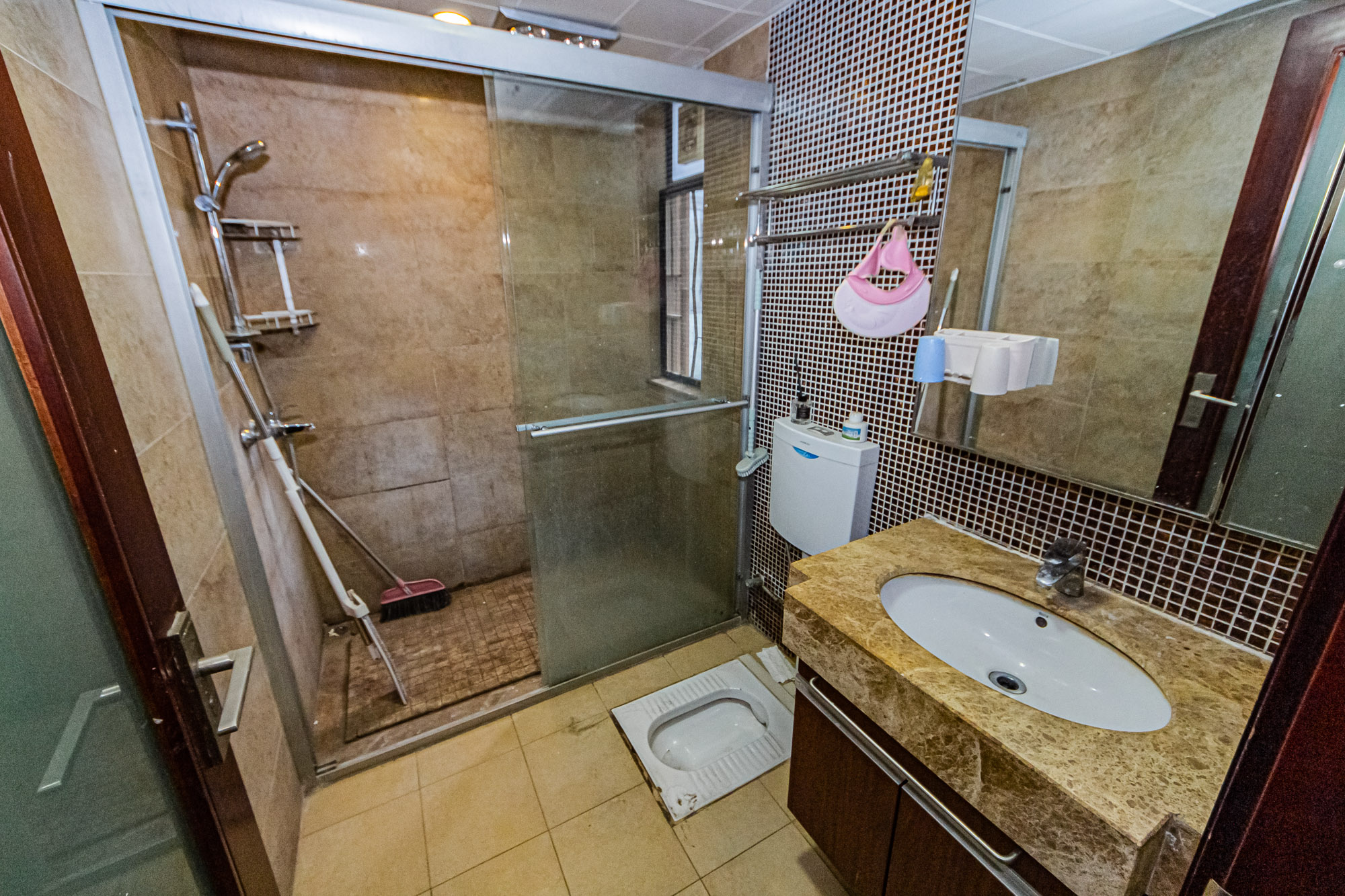 珠江花城三期锦鲤  3室2厅2卫    105.0万 珠江花城三期锦鲤  3室2厅2卫    105.0万卫生间