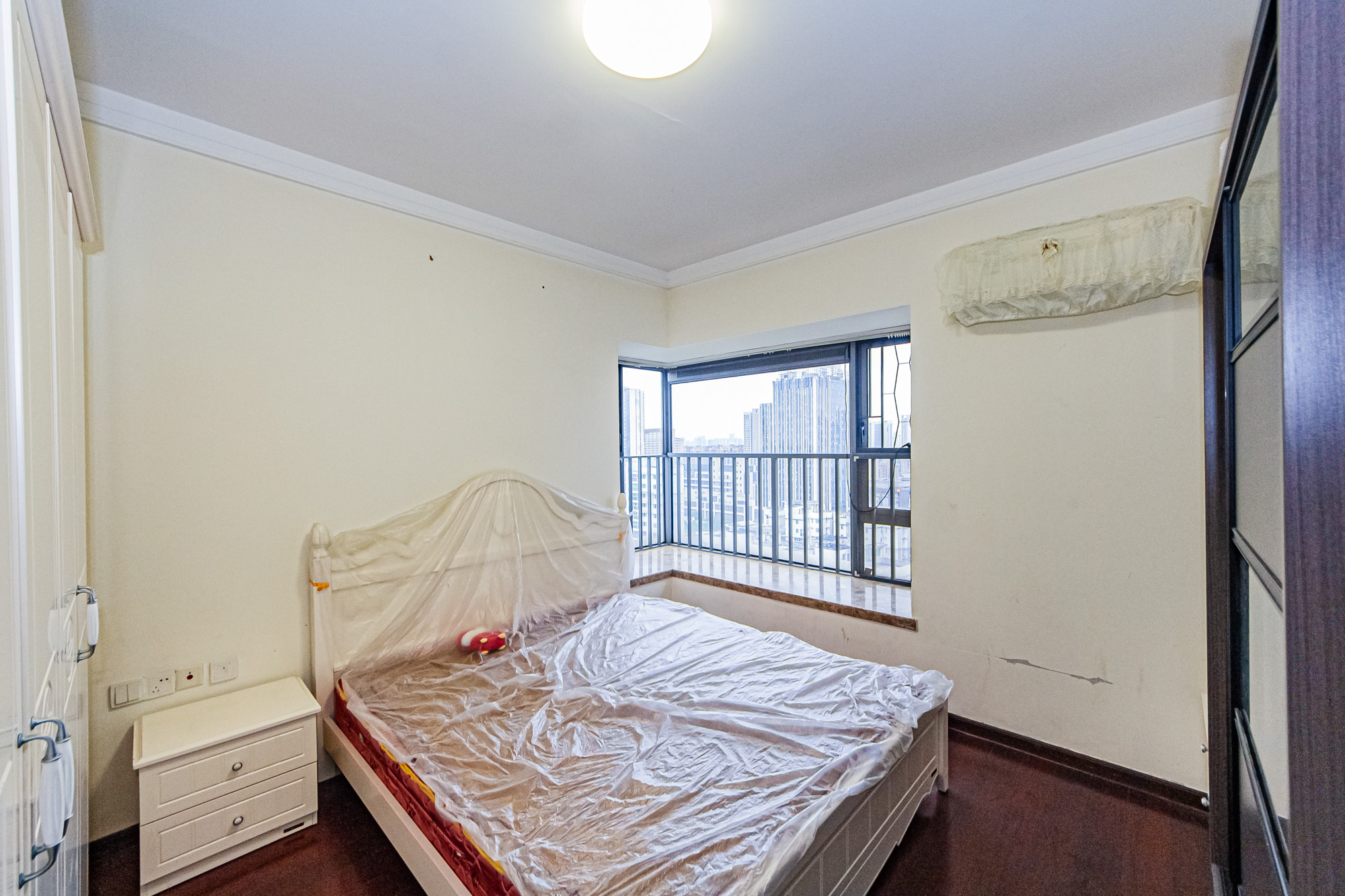 珠江花城三期锦鲤  3室2厅2卫    105.0万 珠江花城三期锦鲤  3室2厅2卫    105.0万卧室