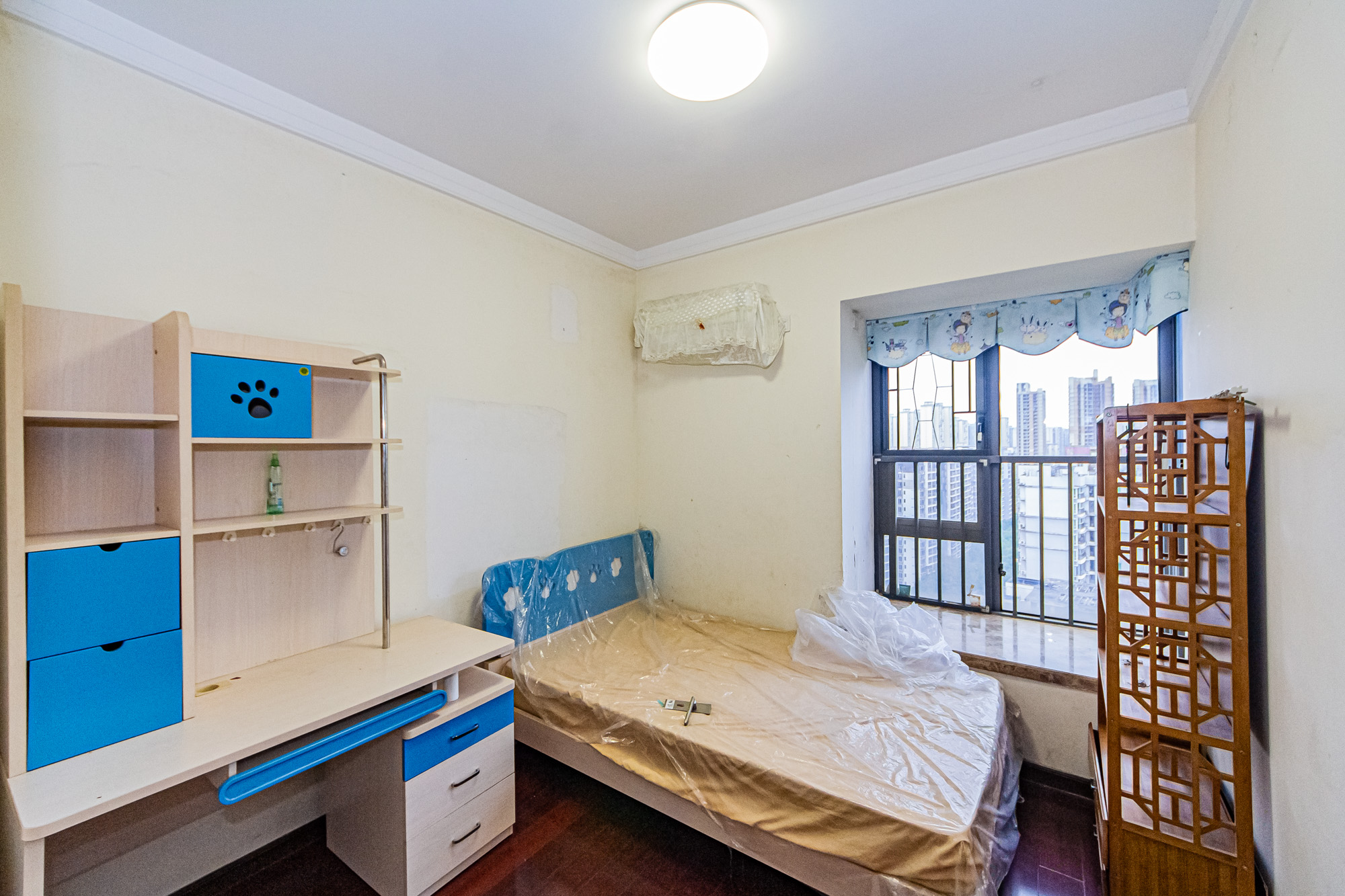 珠江花城三期锦鲤  3室2厅2卫    105.0万 珠江花城三期锦鲤  3室2厅2卫    105.0万卧室