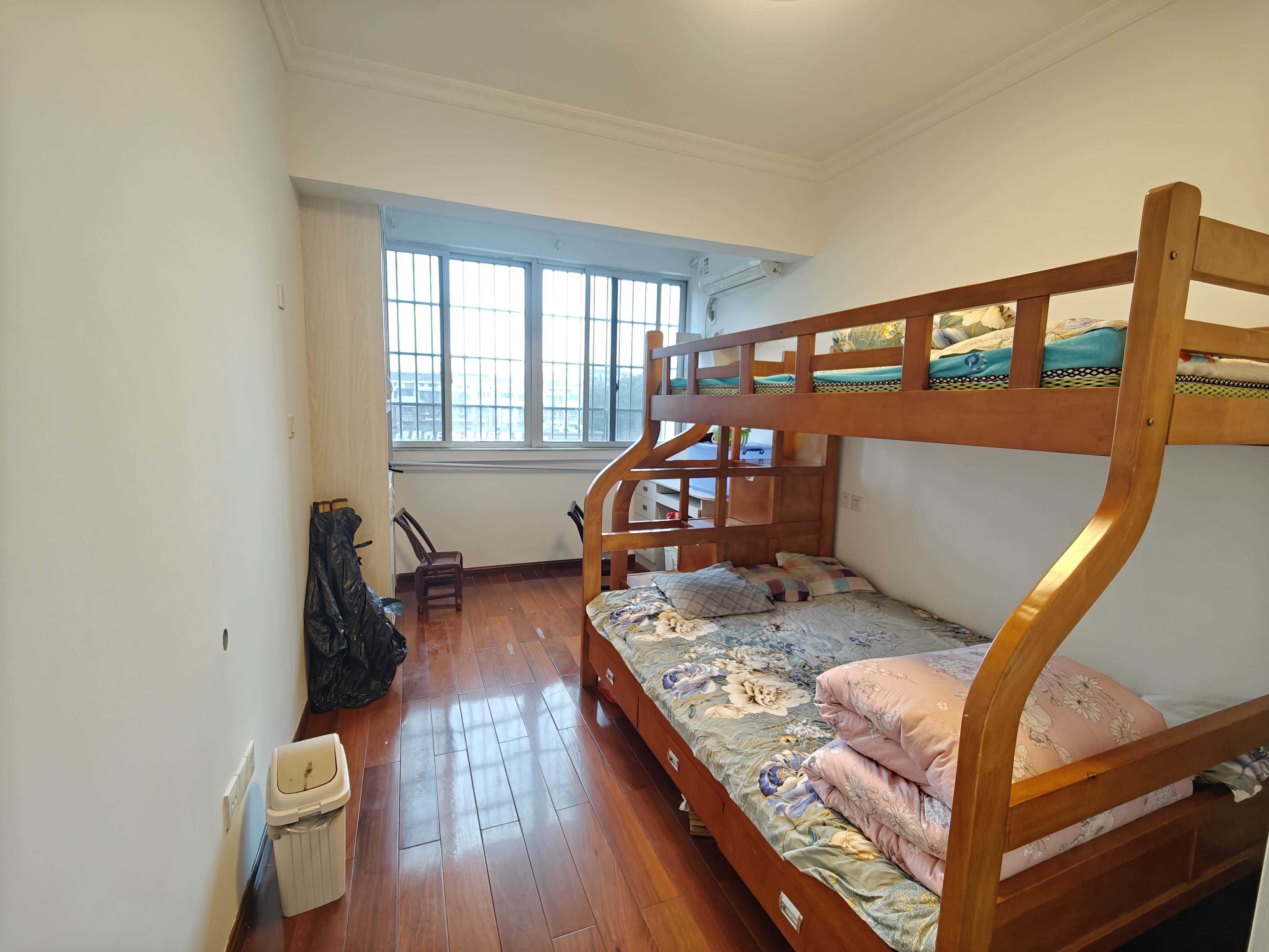 山河锦园 3室2厅2卫 50.0万 山河锦园 3室2厅2卫 50.0万室内图