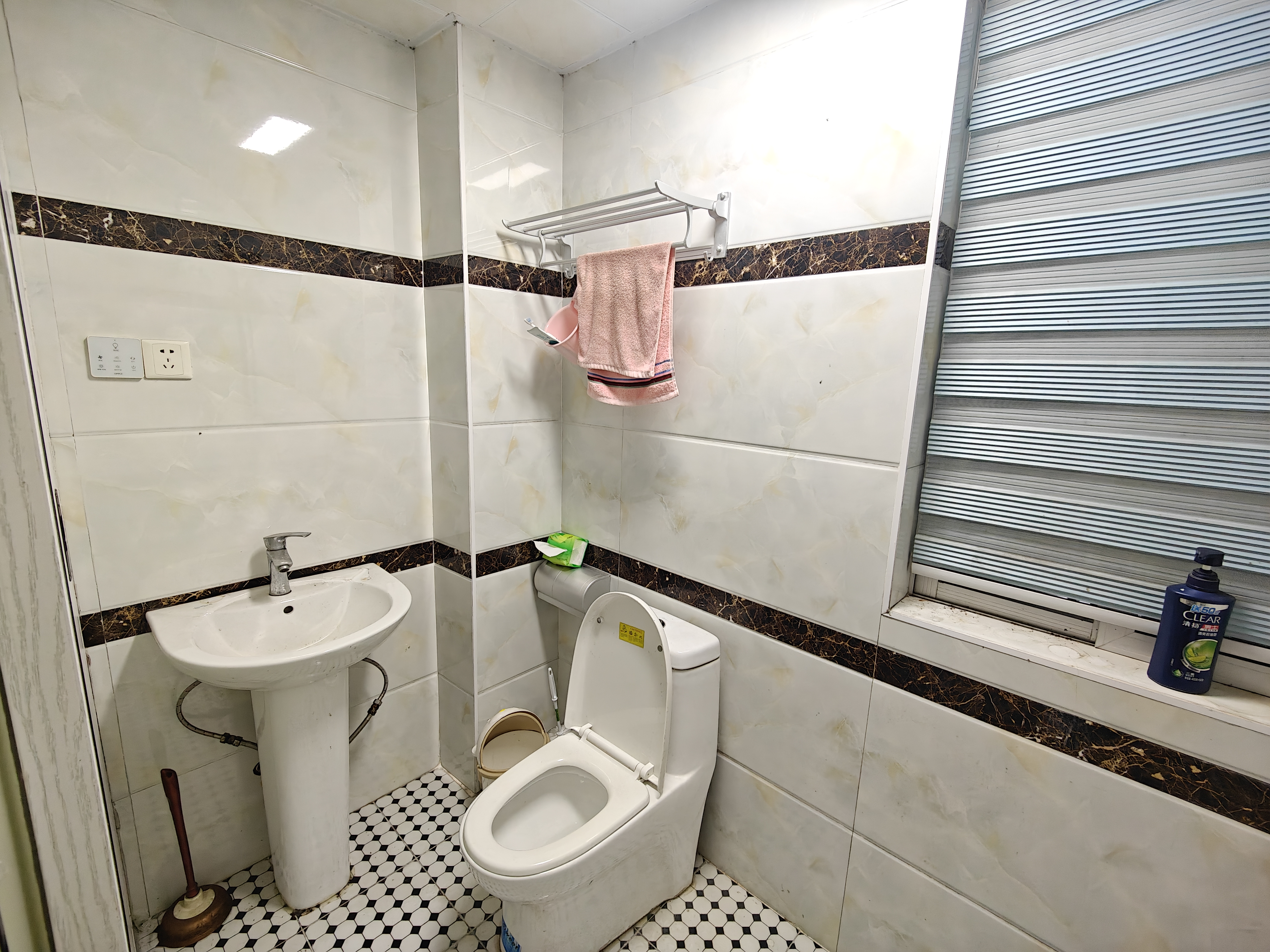 山河锦园 3室2厅2卫 50.0万 山河锦园 3室2厅2卫 50.0万室内图