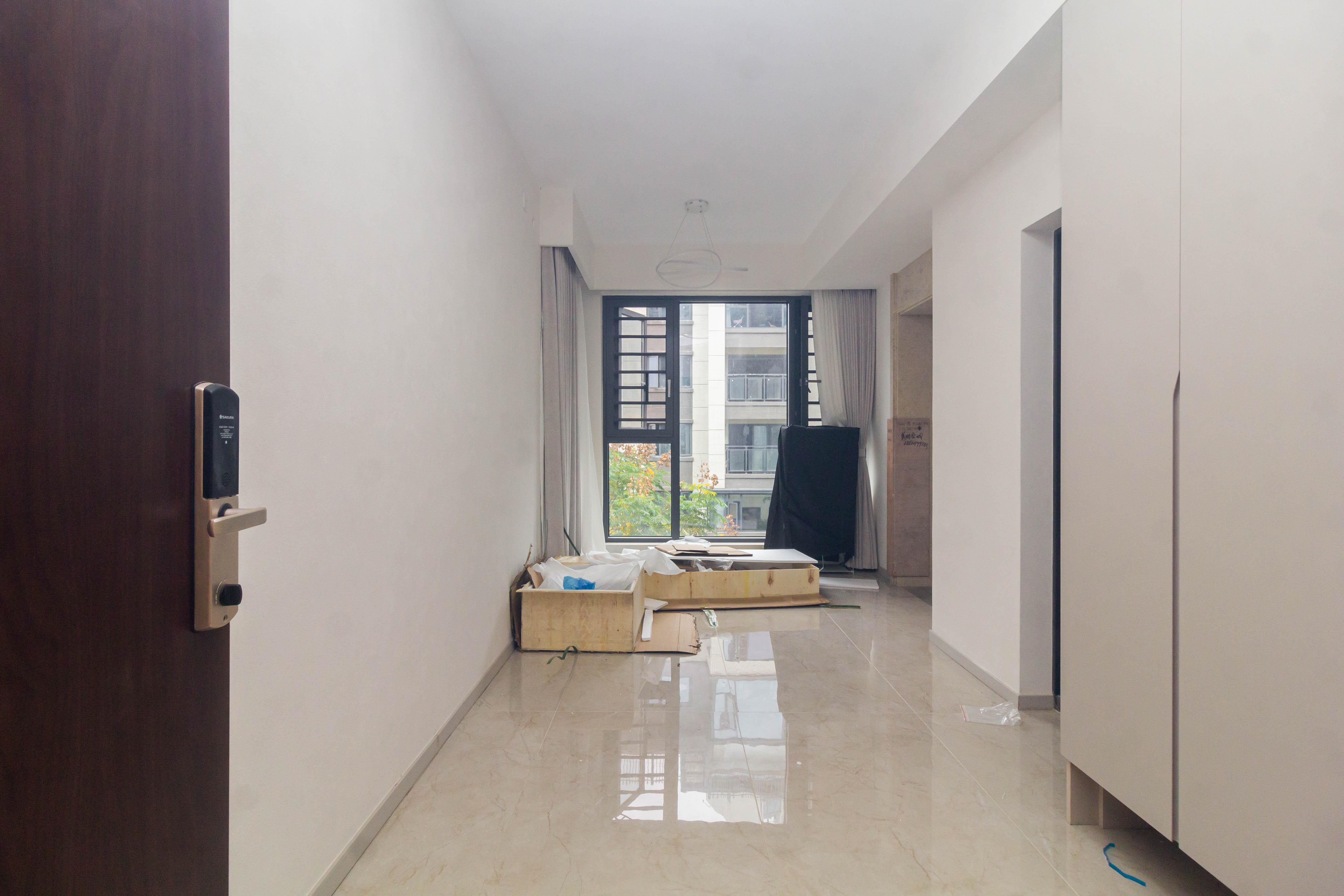 敏捷珑玥府  5室2厅3卫    230.0万 敏捷珑玥府  5室2厅3卫    230.0万卧室