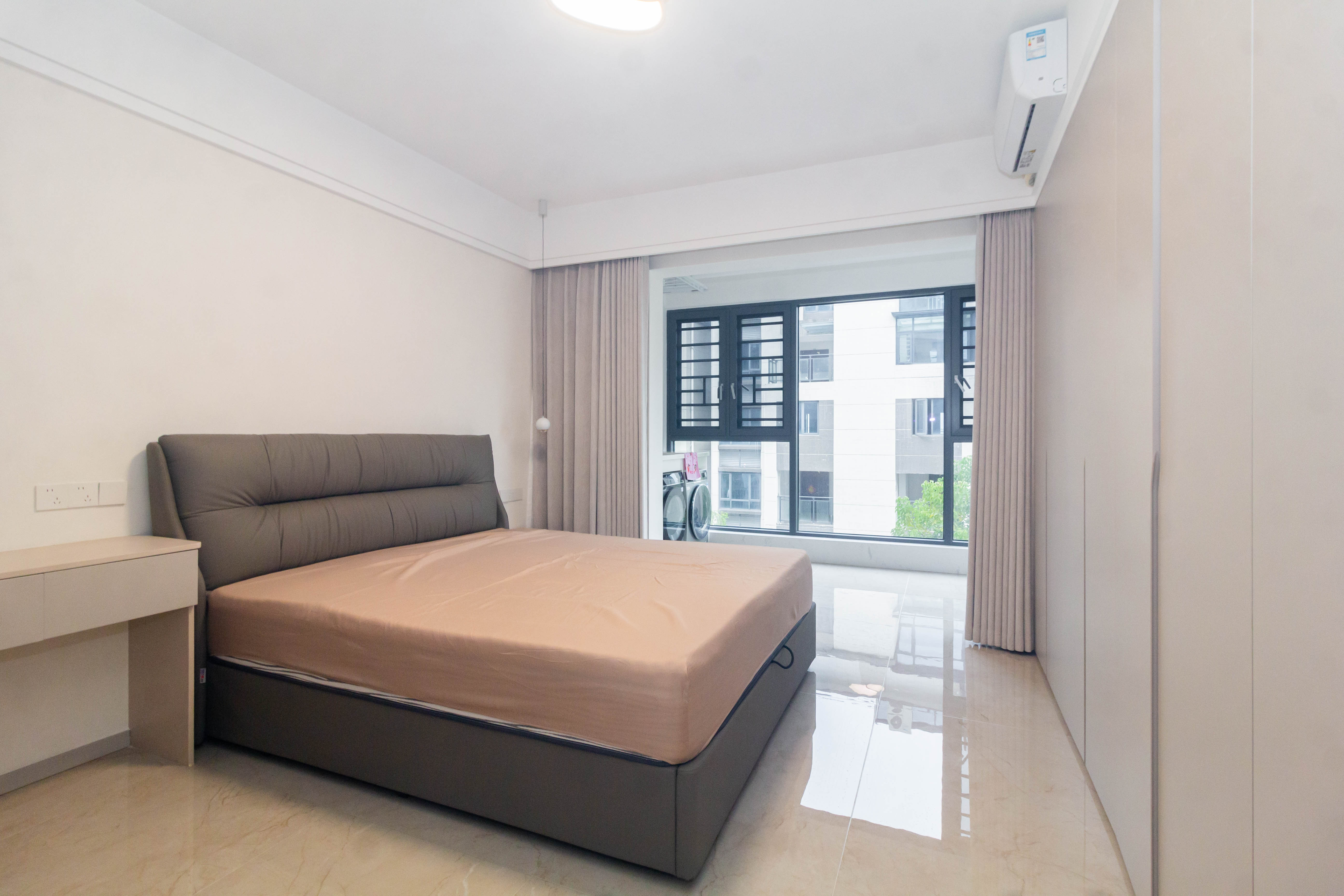 敏捷珑玥府  5室2厅3卫    230.0万 敏捷珑玥府  5室2厅3卫    230.0万卧室