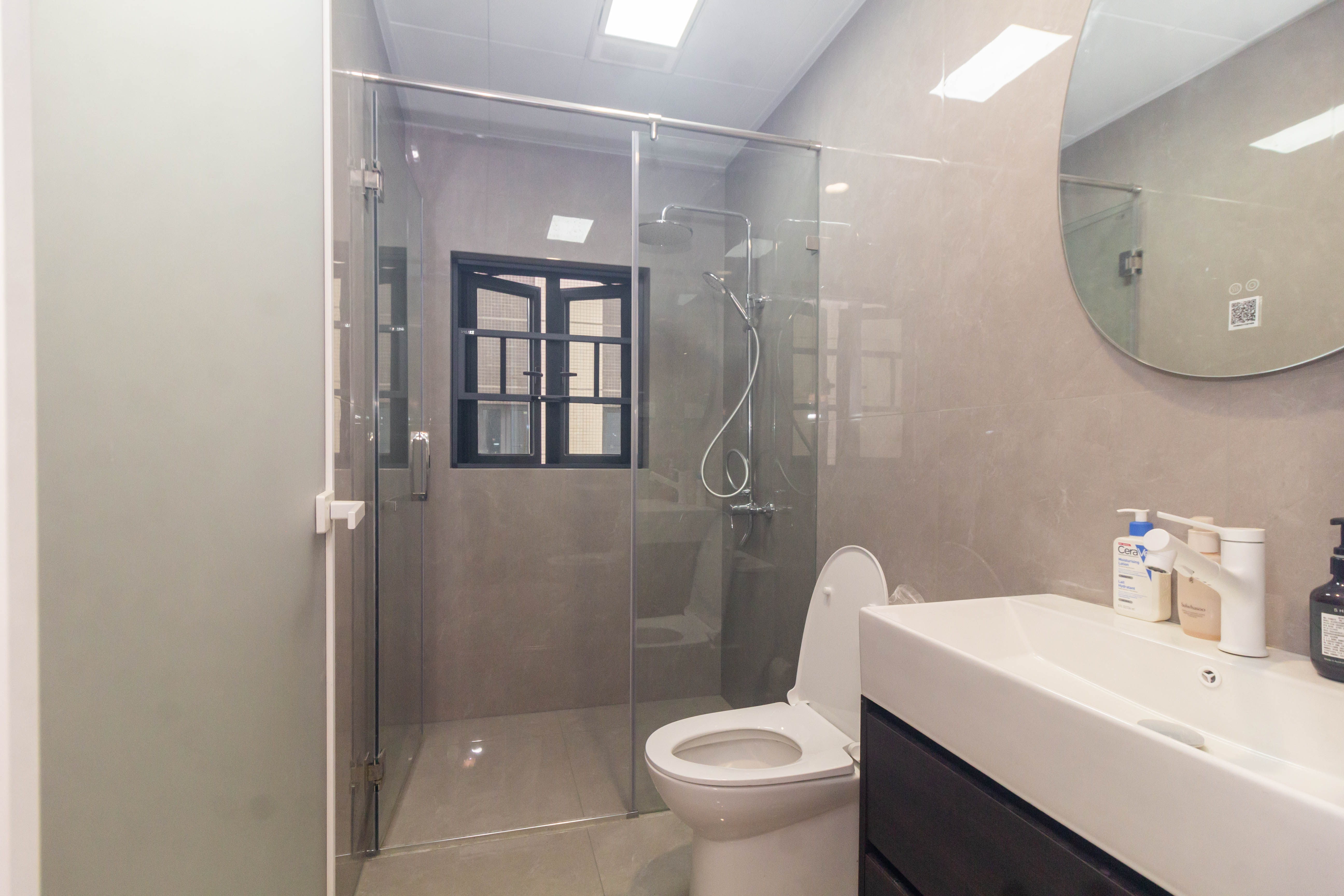 敏捷珑玥府  5室2厅3卫    230.0万 敏捷珑玥府  5室2厅3卫    230.0万卧室