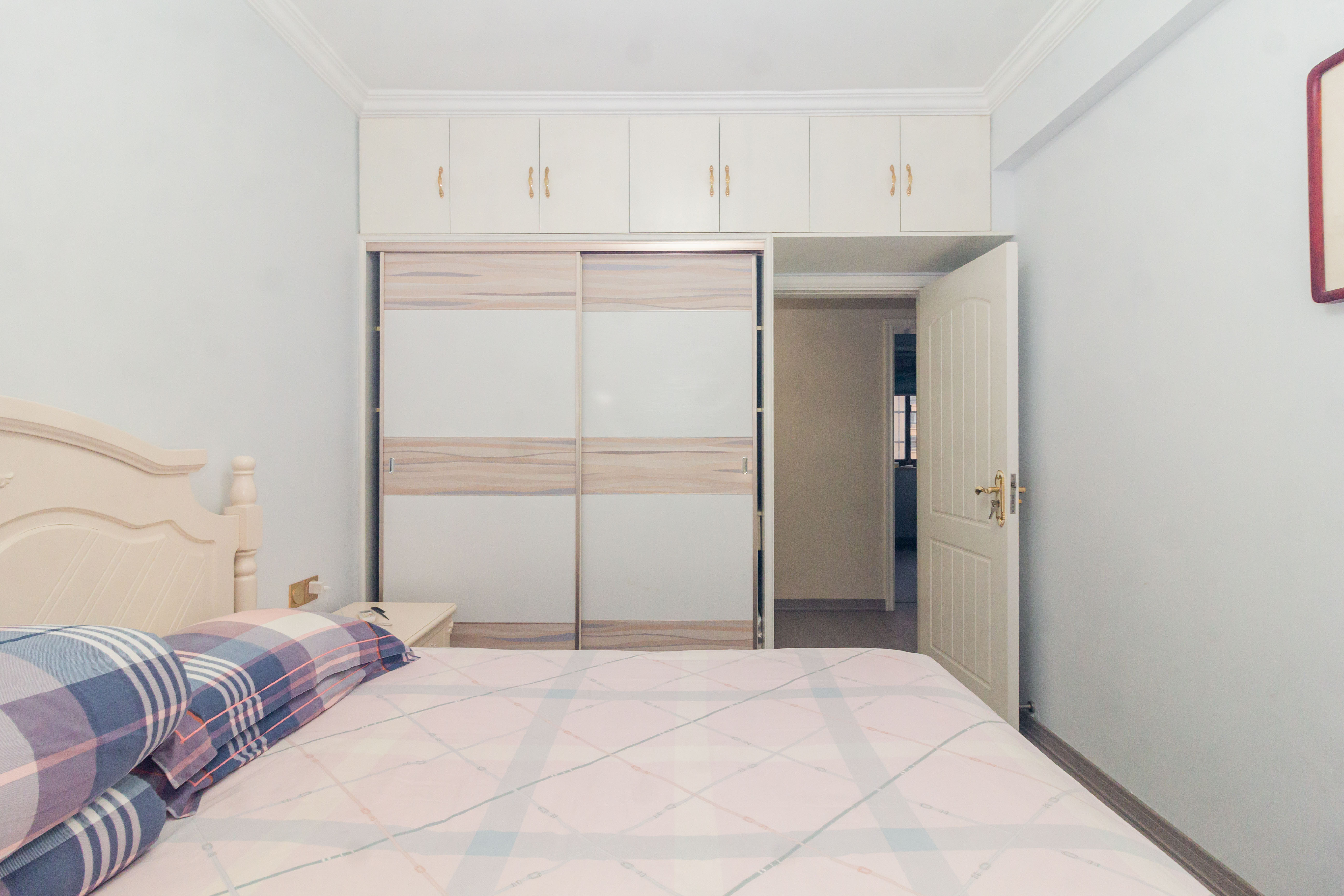 波隆城市花园 4室2厅2卫 88.8万 波隆城市花园 4室2厅2卫 88.8万卧室