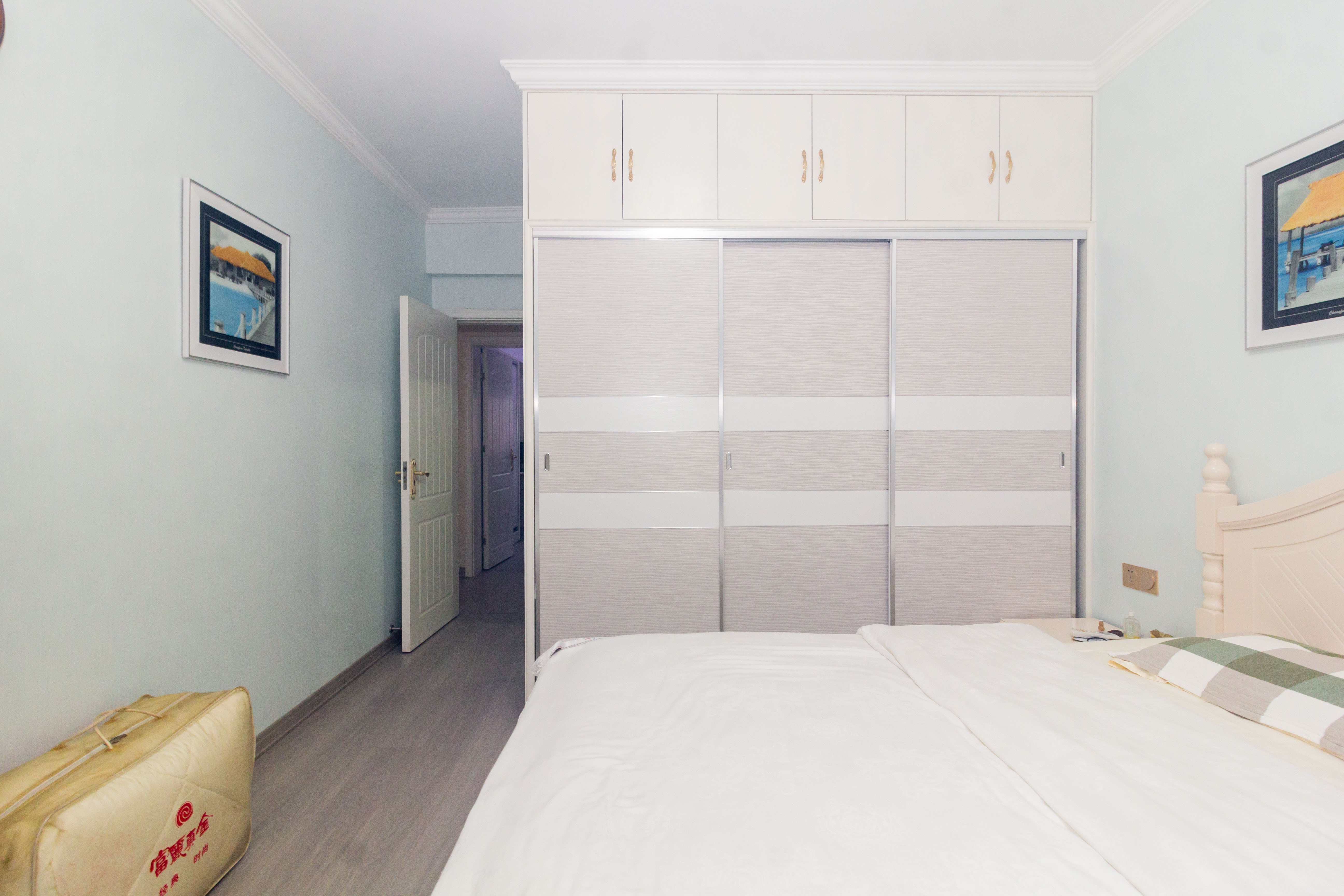 波隆城市花园 4室2厅2卫 88.8万 波隆城市花园 4室2厅2卫 88.8万卧室