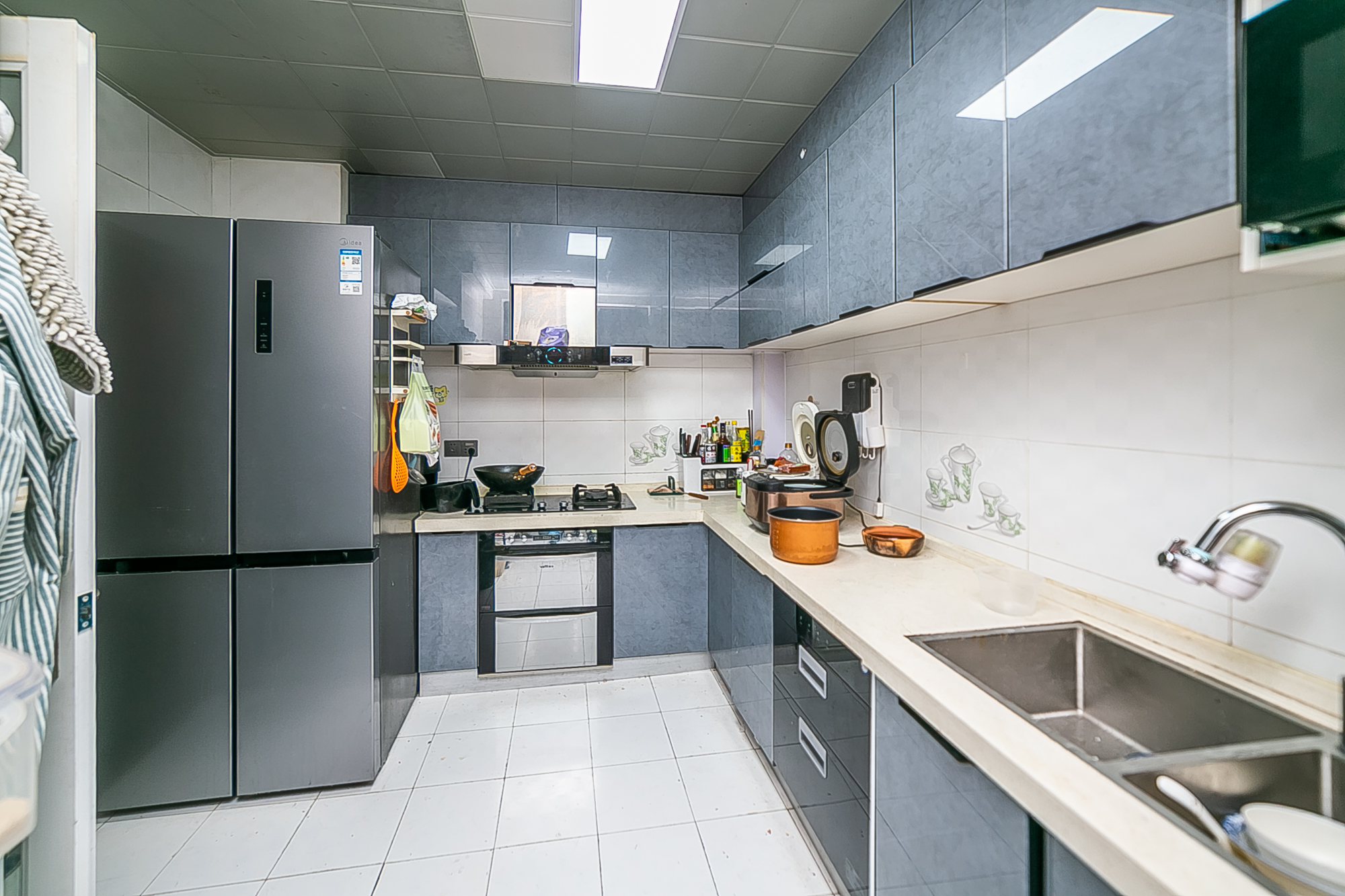 钱隆樽品(一、二、三期)  3室2厅2卫    106.8万 钱隆樽品(一、二、三期)  3室2厅2卫    106.8万厨房