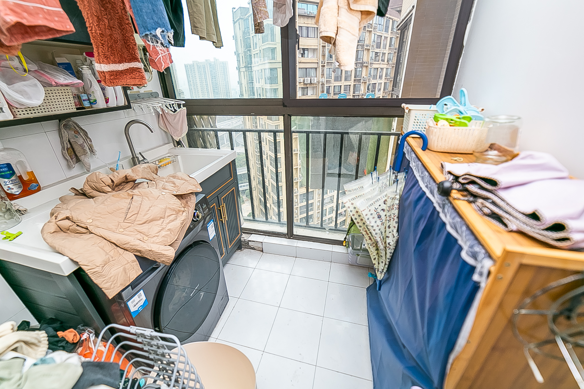 钱隆樽品(一、二、三期)  3室2厅2卫    106.8万 钱隆樽品(一、二、三期)  3室2厅2卫    106.8万阳台