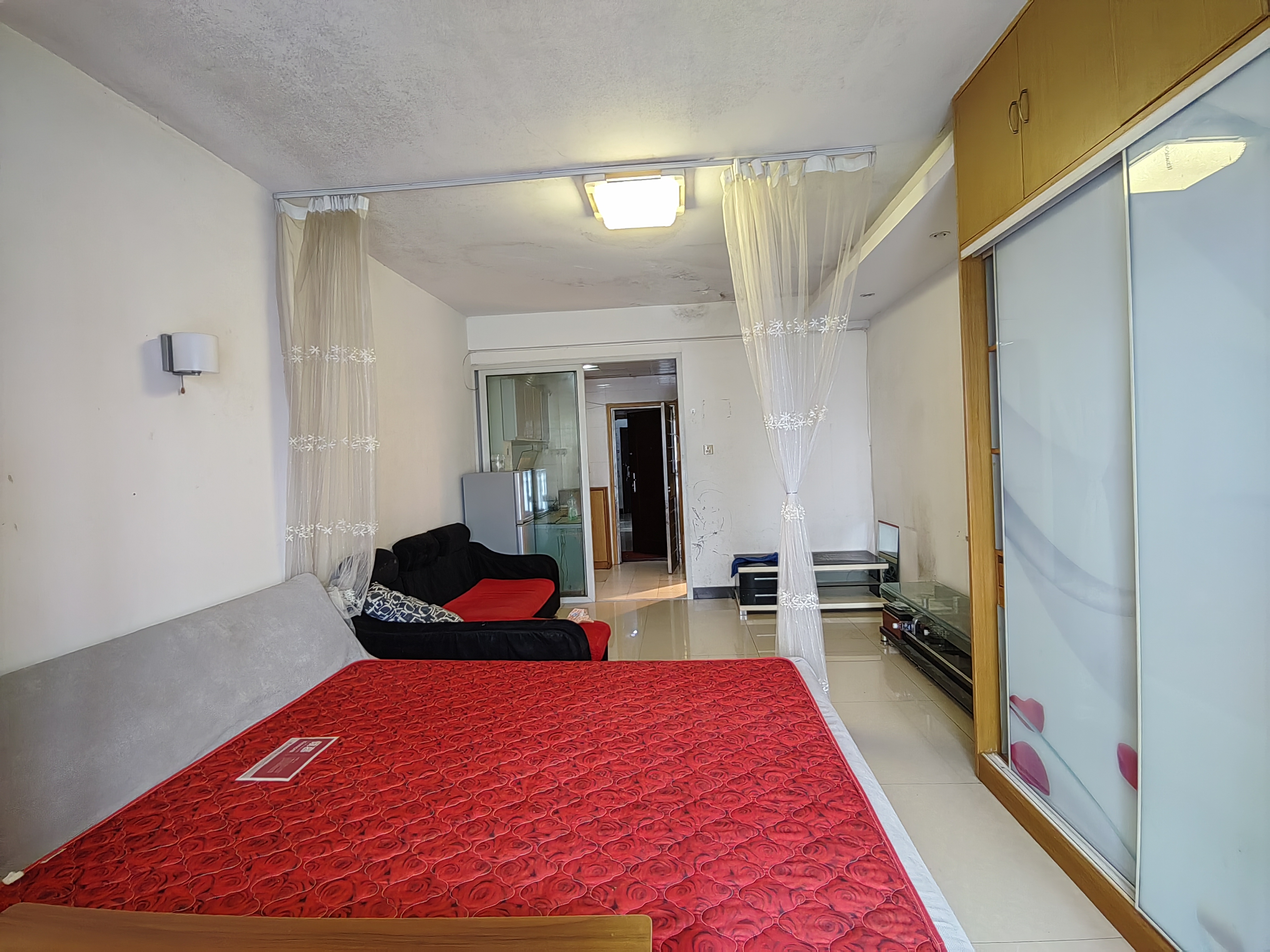 世景华庭  1室1厅1卫    1200.0元/月 世景华庭  1室1厅1卫    1200.0元/月室内图