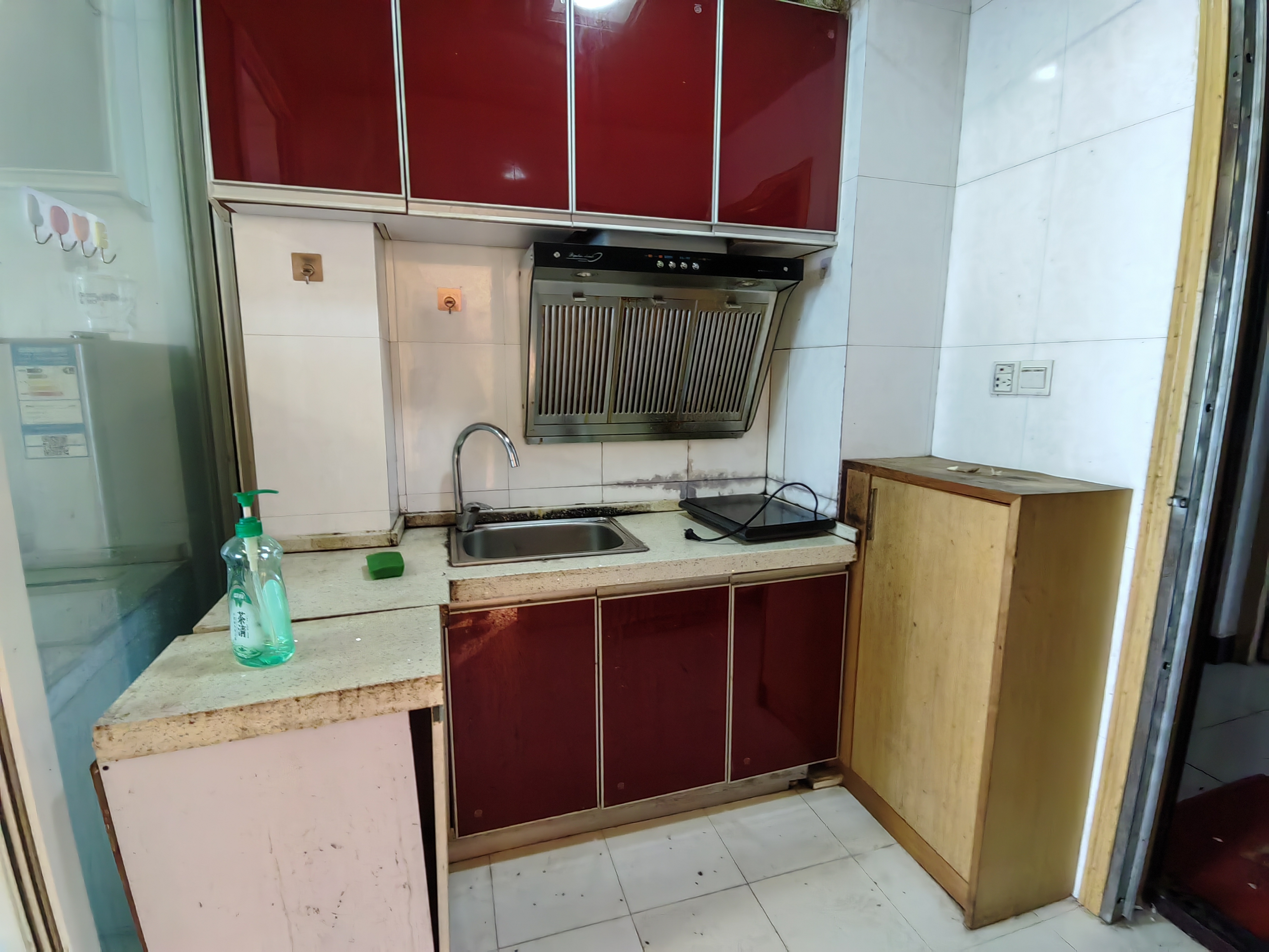 世景华庭  1室1厅1卫    1200.0元/月 世景华庭  1室1厅1卫    1200.0元/月室内图