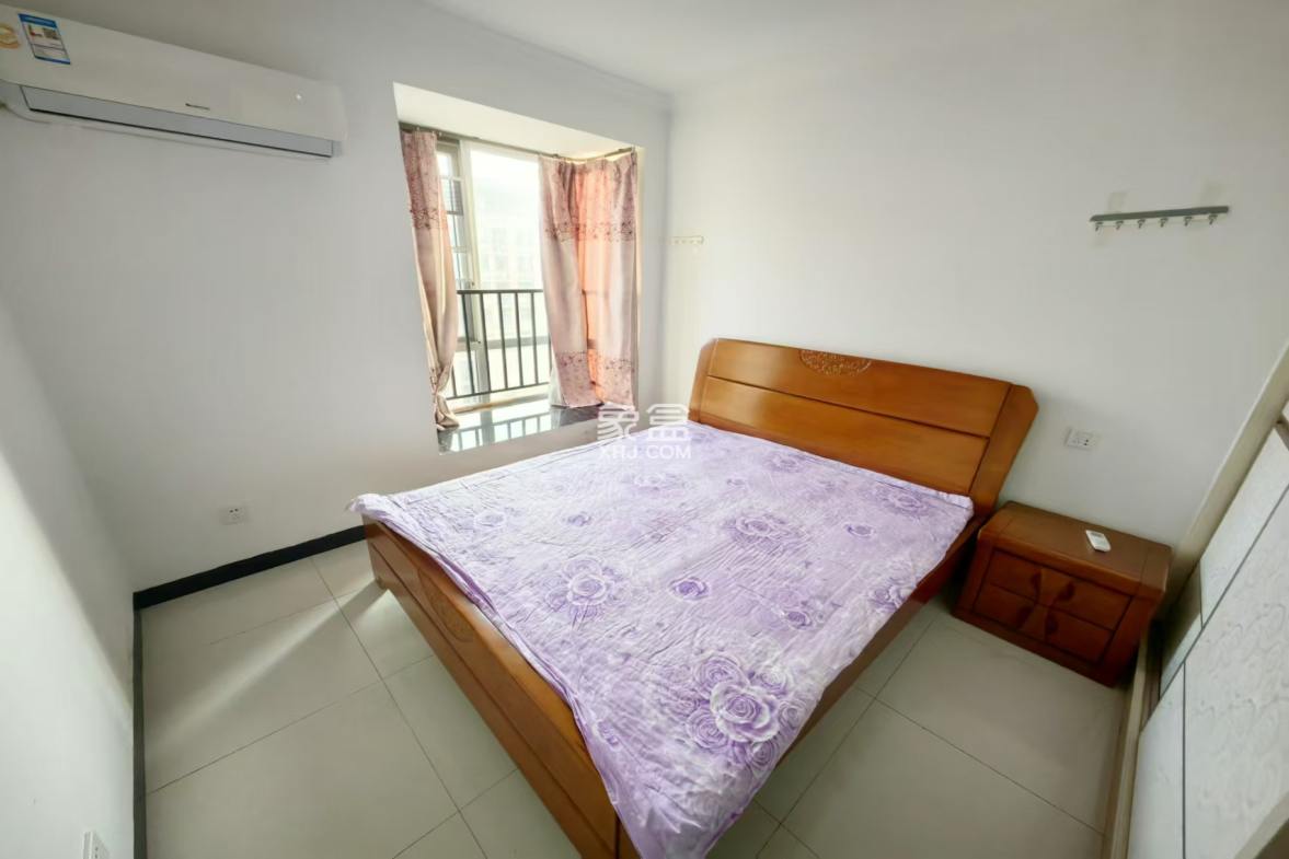 丽发新城  1室0厅0卫    1800.0元/月 丽发新城  1室0厅0卫    1800.0元/月室内图