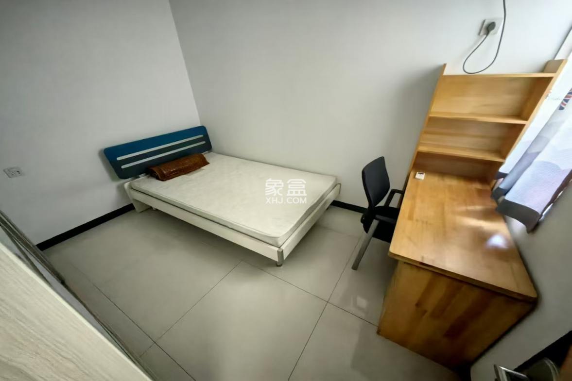 丽发新城  1室0厅0卫    1800.0元/月 丽发新城  1室0厅0卫    1800.0元/月室内图