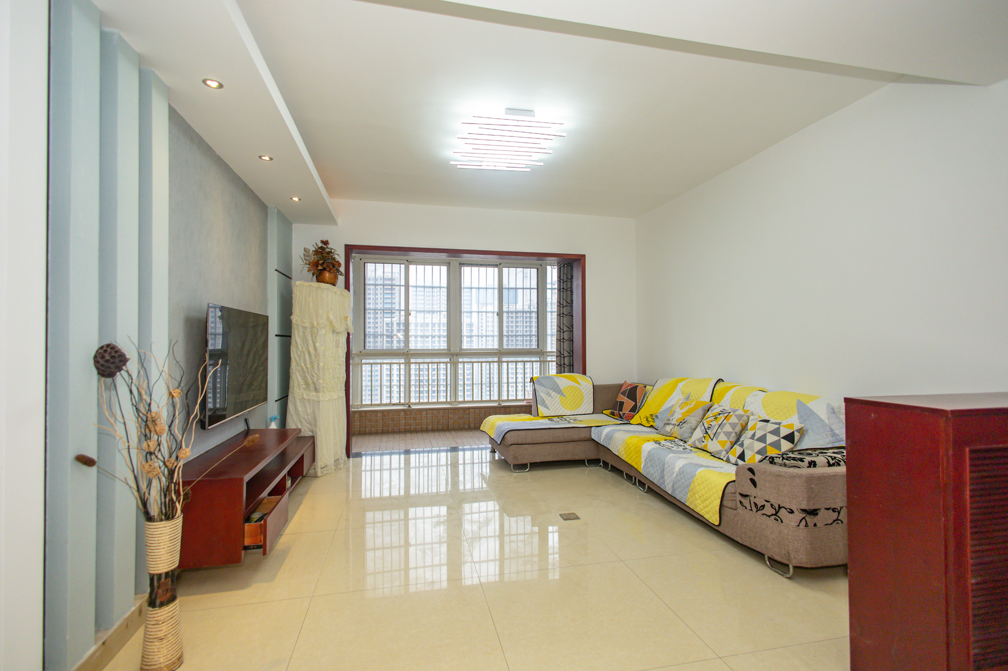 时代星城 3室2厅2卫 82.0万 时代星城 3室2厅2卫 82.0万客厅