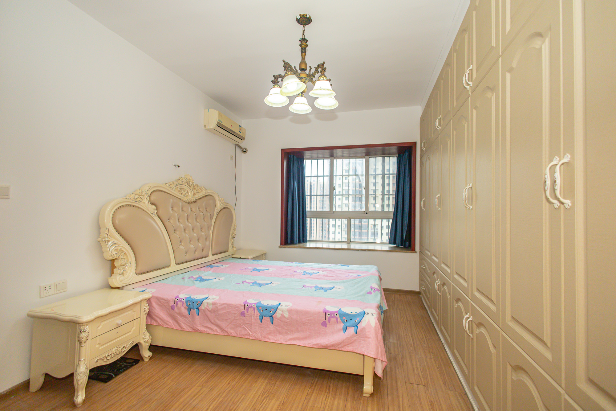 时代星城 3室2厅2卫 82.0万 时代星城 3室2厅2卫 82.0万卧室