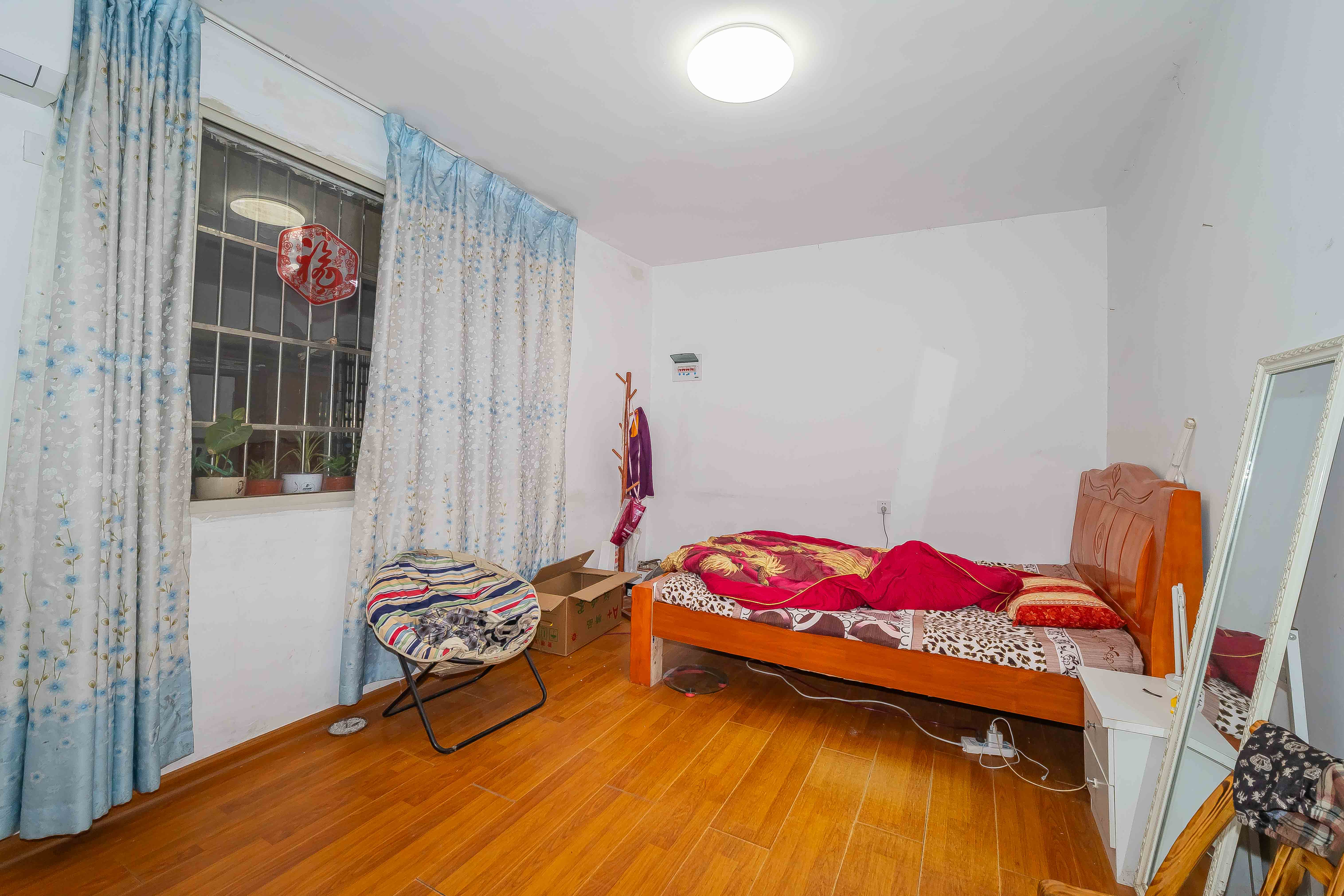 石子冲巷 1室1厅1卫 25.5万 石子冲巷 1室1厅1卫 25.5万卧室