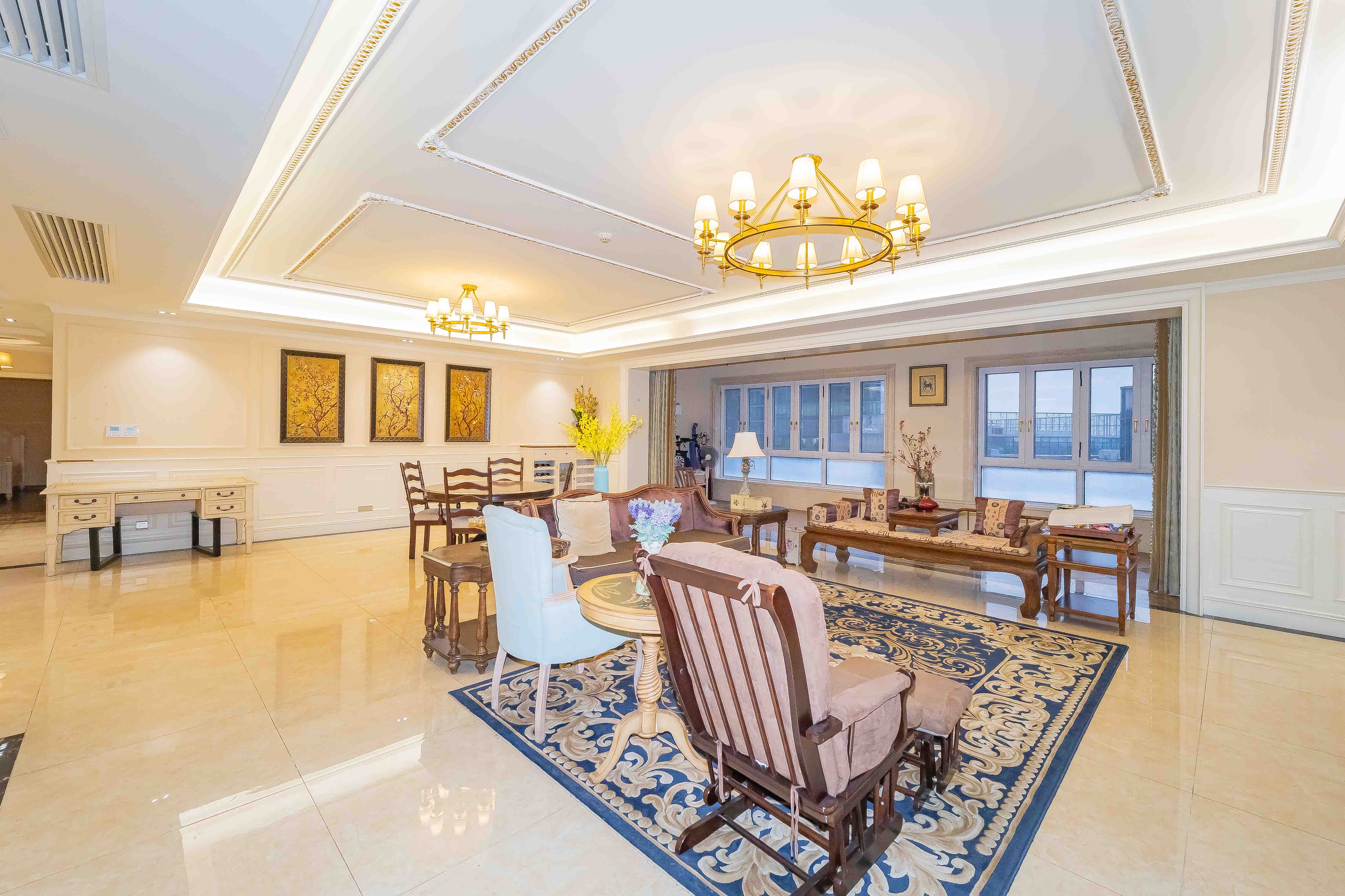 保利国际广场  4室2厅3卫    736.0万 保利国际广场  4室2厅3卫    736.0万客厅