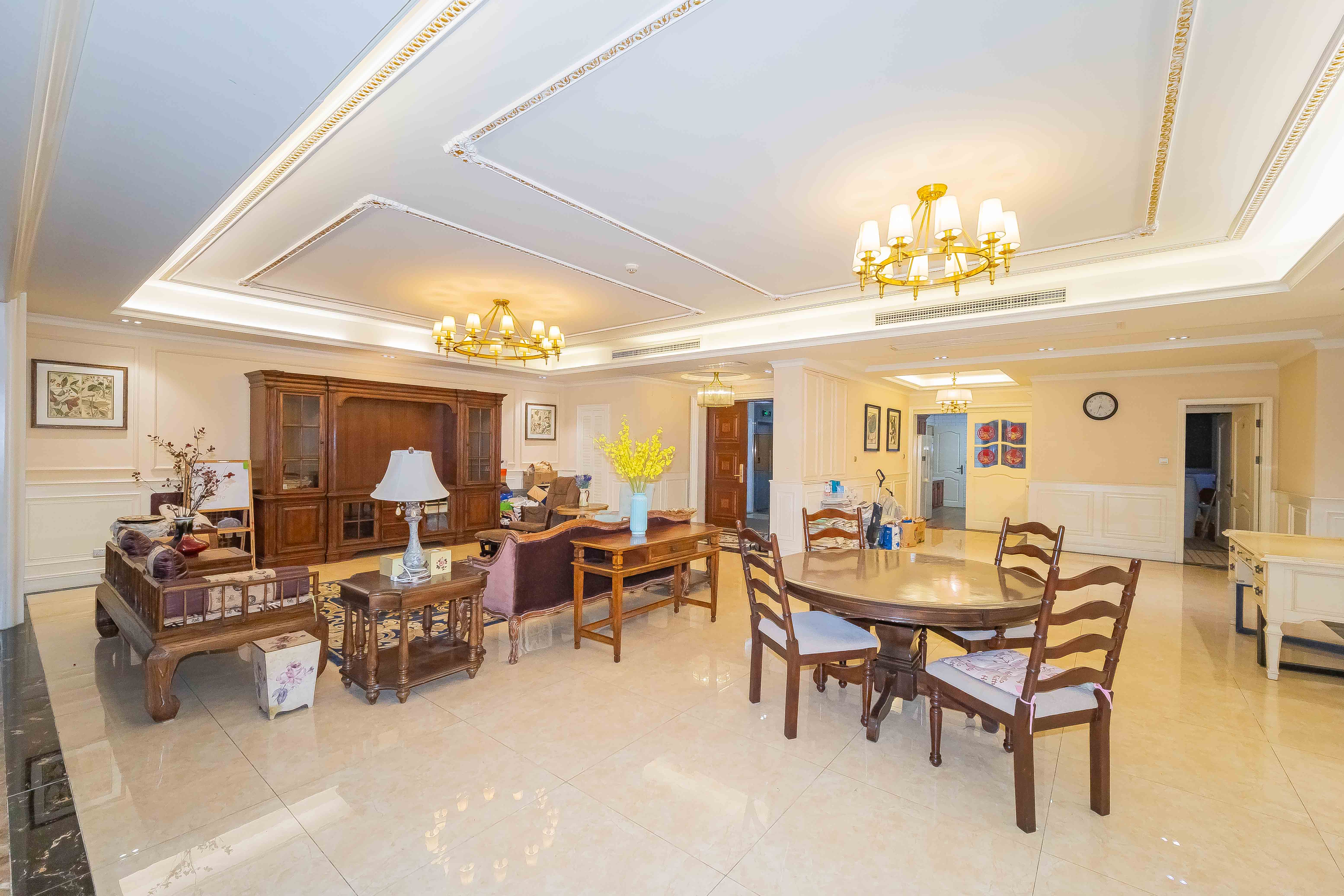 保利国际广场  4室2厅3卫    736.0万 保利国际广场  4室2厅3卫    736.0万客厅