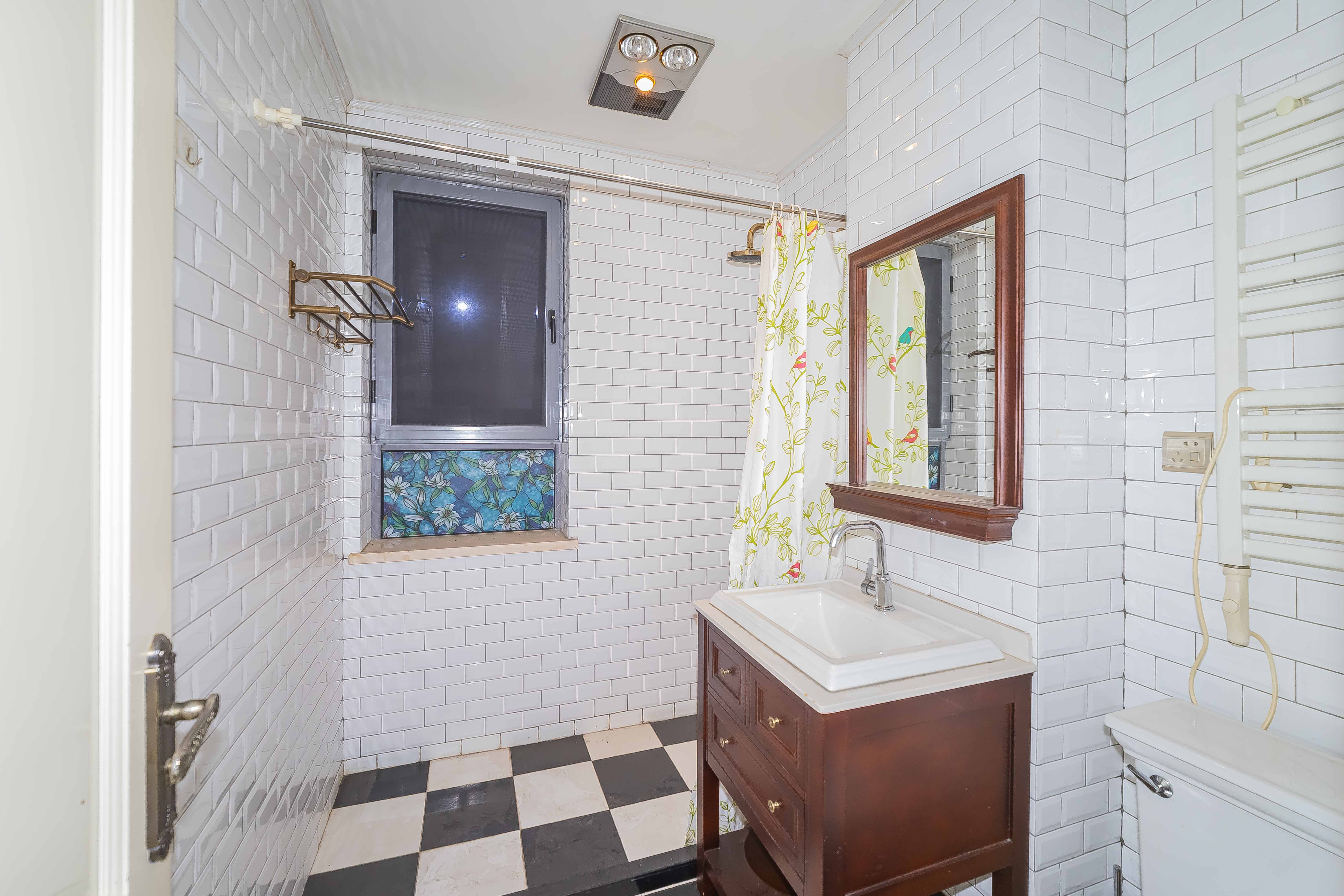 保利国际广场  4室2厅3卫    736.0万 保利国际广场  4室2厅3卫    736.0万其他