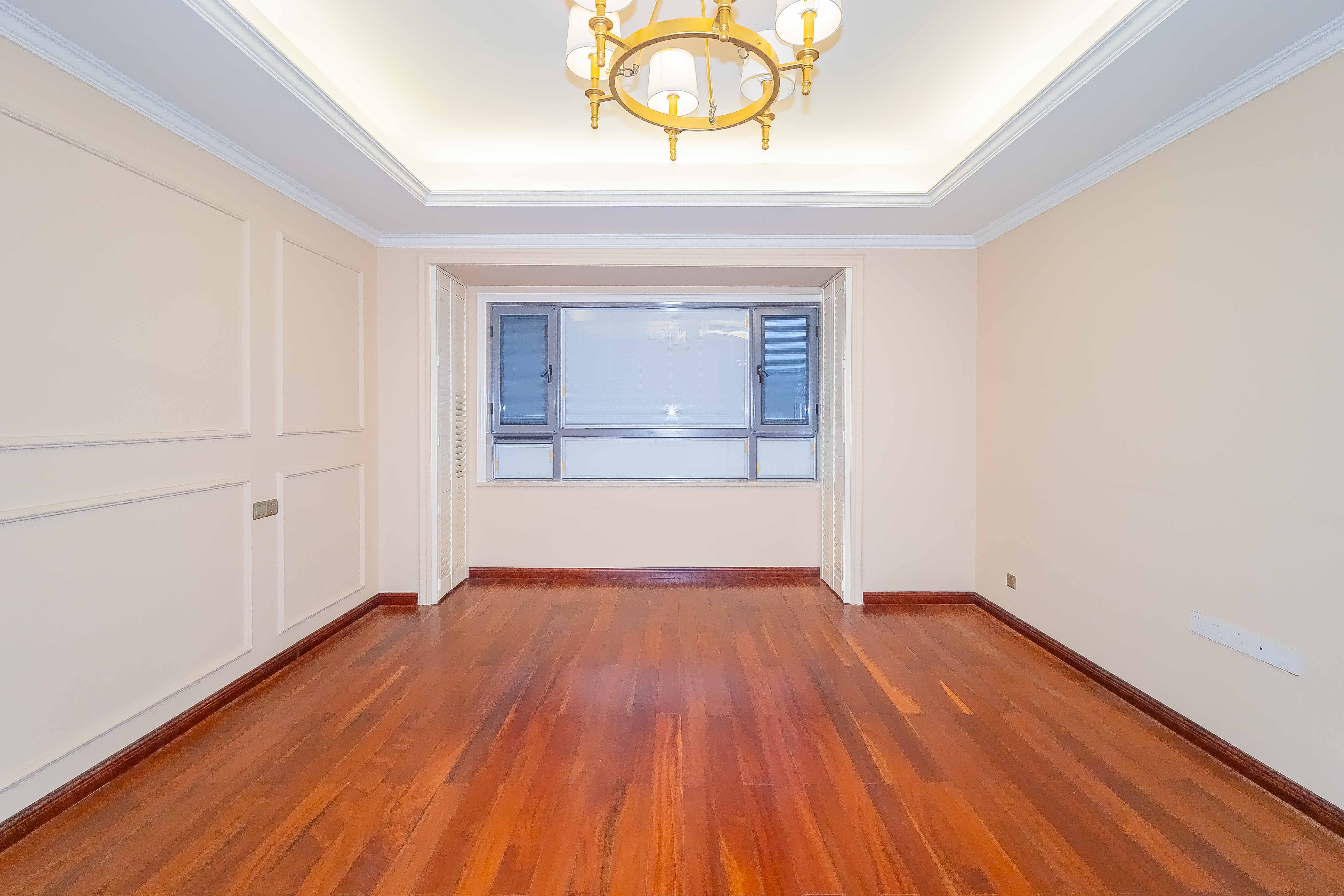 保利国际广场  4室2厅3卫    736.0万 保利国际广场  4室2厅3卫    736.0万卧室