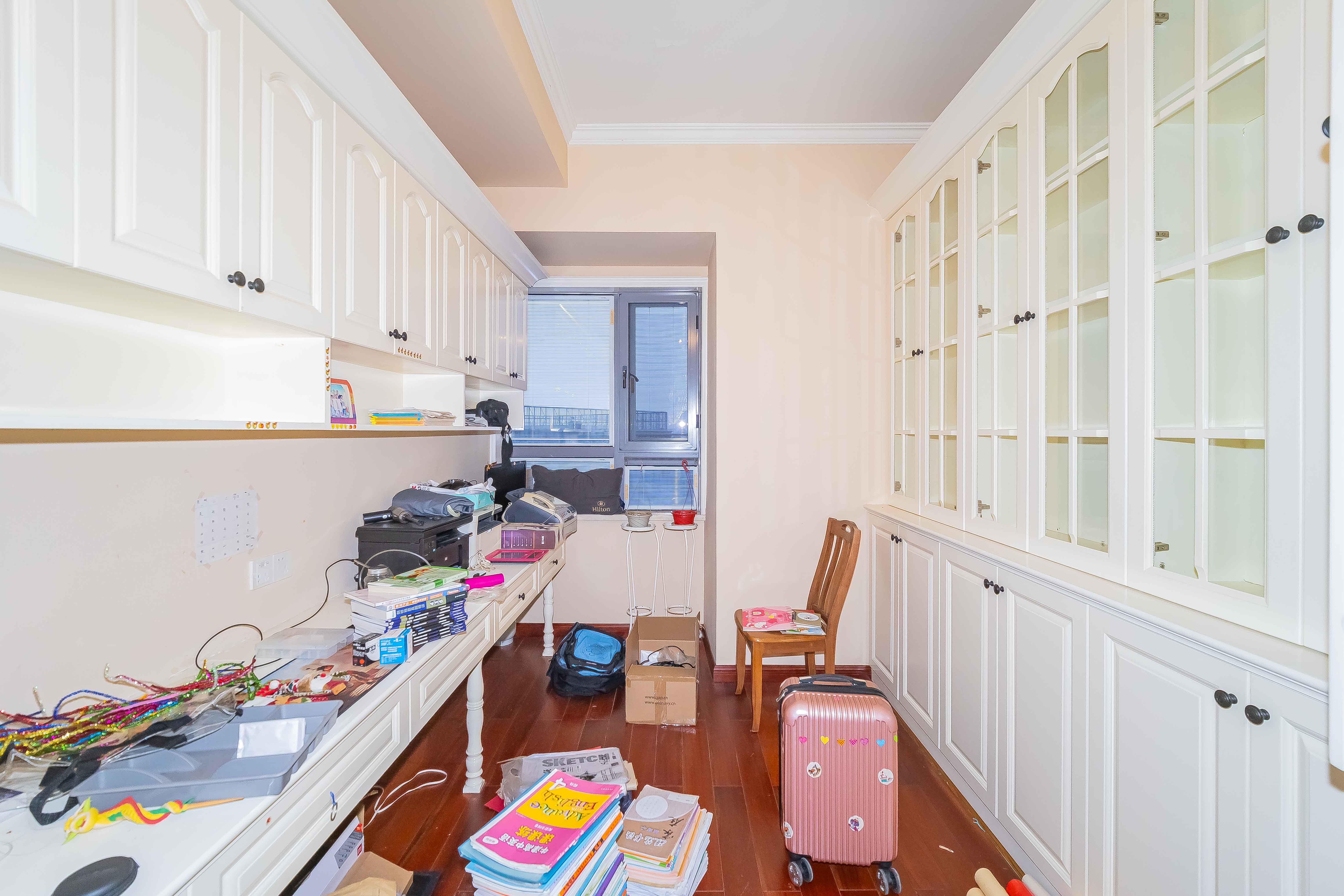 保利国际广场  4室2厅3卫    736.0万 保利国际广场  4室2厅3卫    736.0万卧室