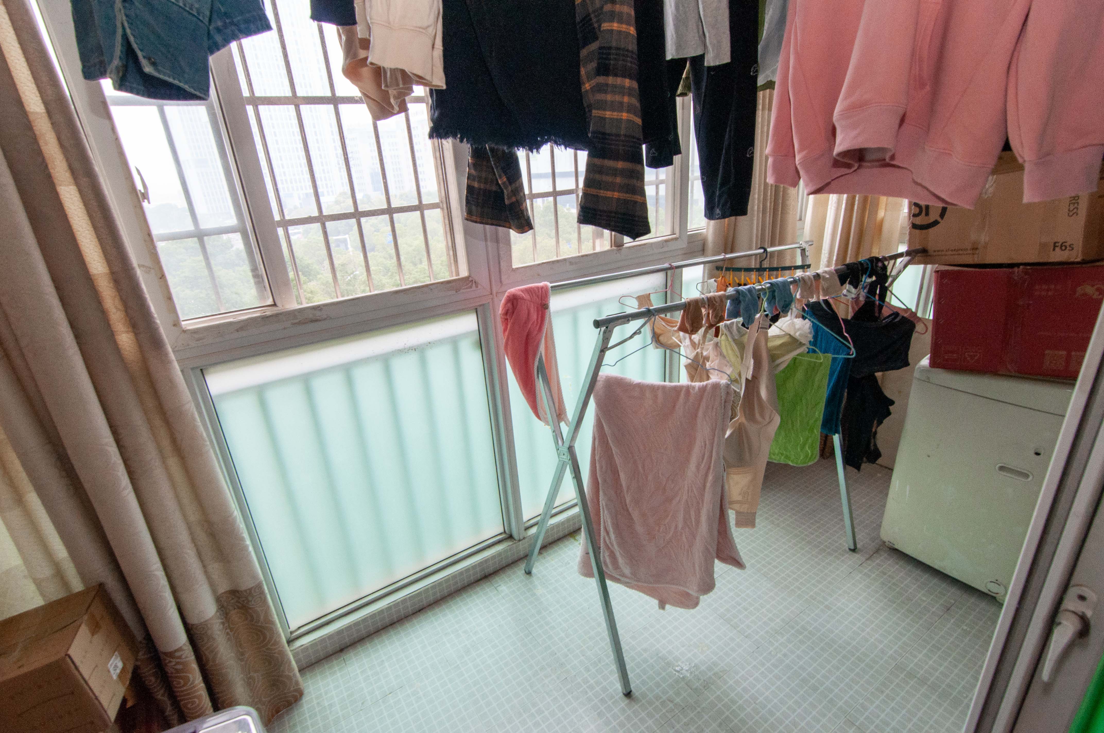 麓谷加州阳光  1室2厅1卫   68.00万其他