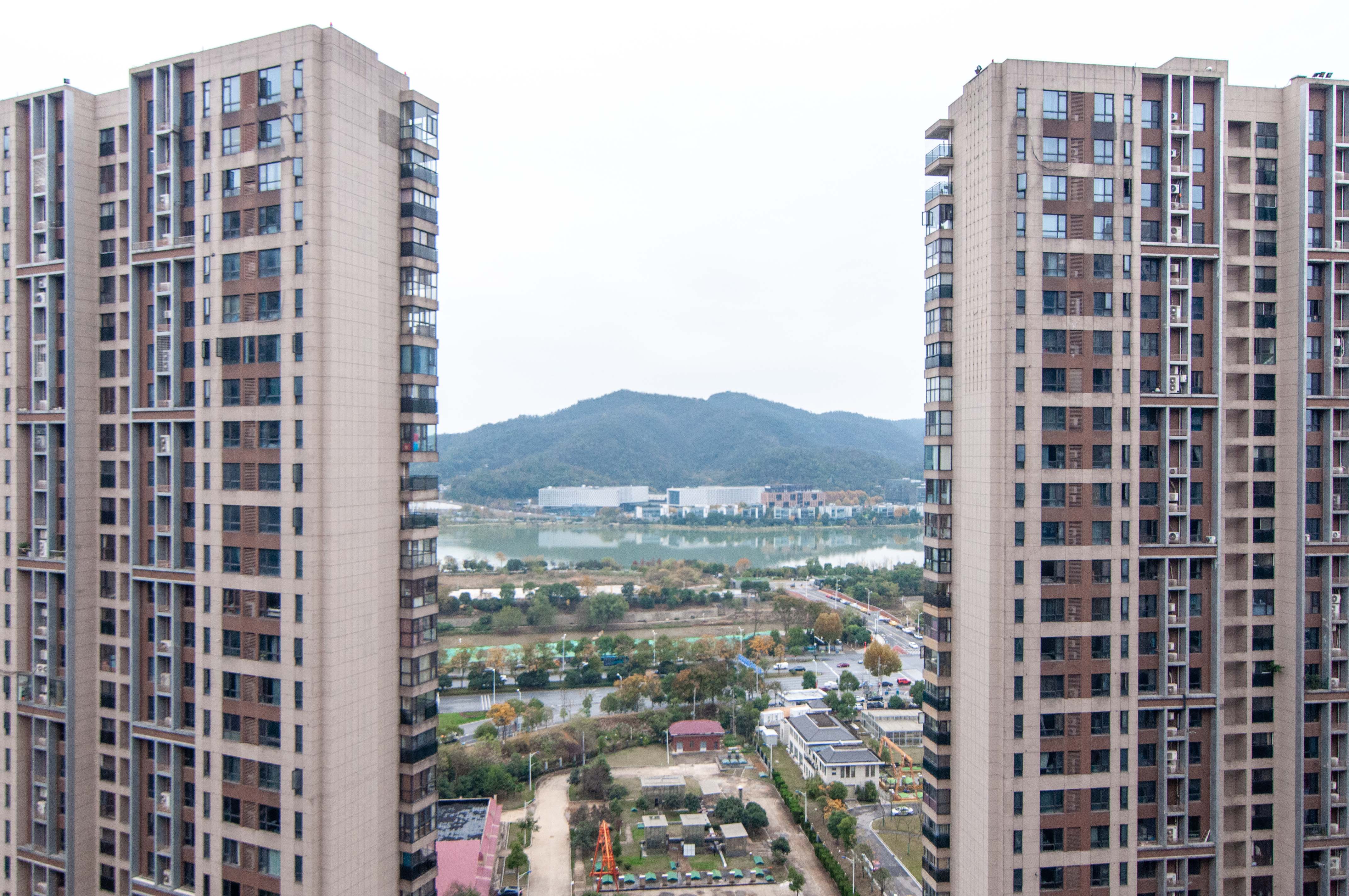 达美D6区  3室2厅1卫   95.00万其他