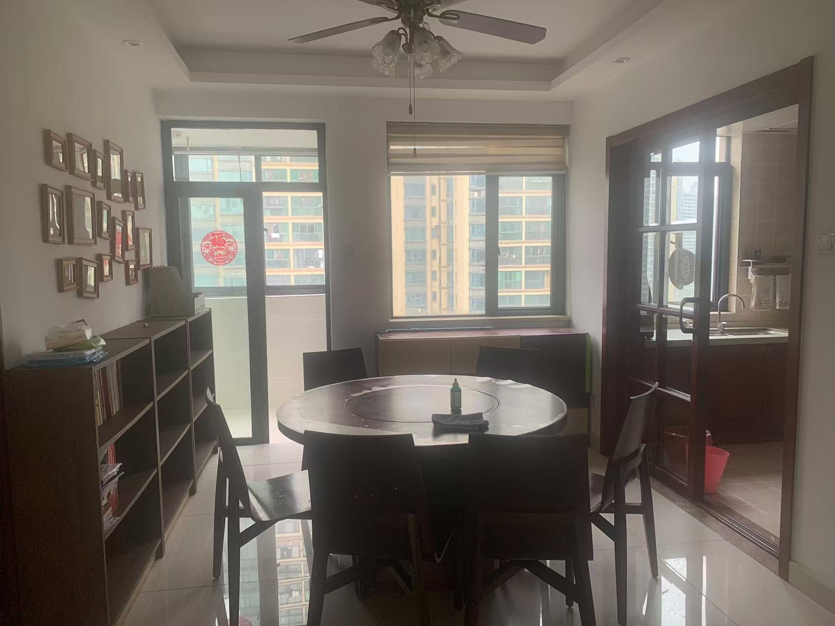 归心苑 3室2厅2卫 3200.0元/月 归心苑 3室2厅2卫 3200.0元/月室内图