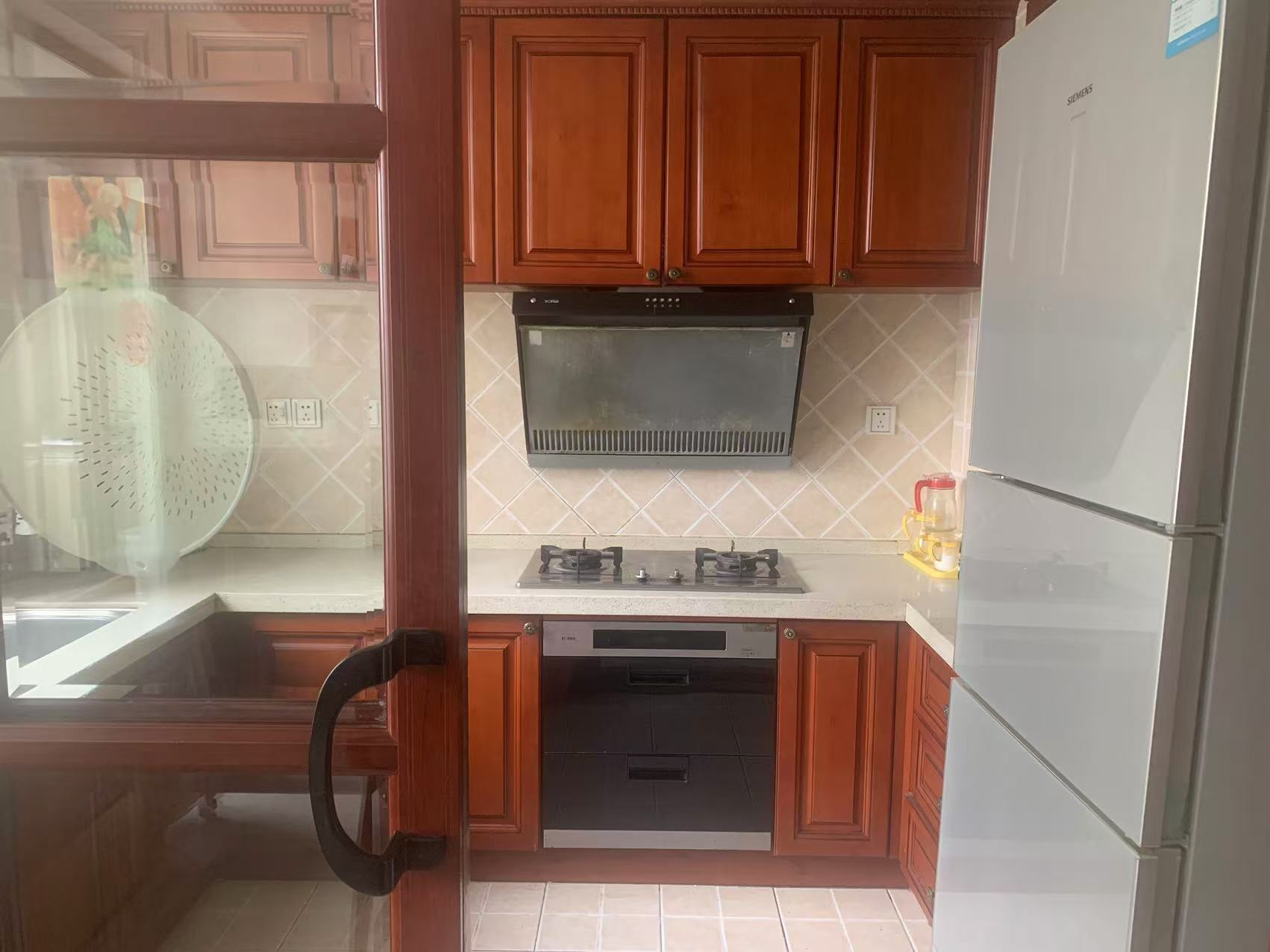 归心苑 3室2厅2卫 3200.0元/月 归心苑 3室2厅2卫 3200.0元/月室内图