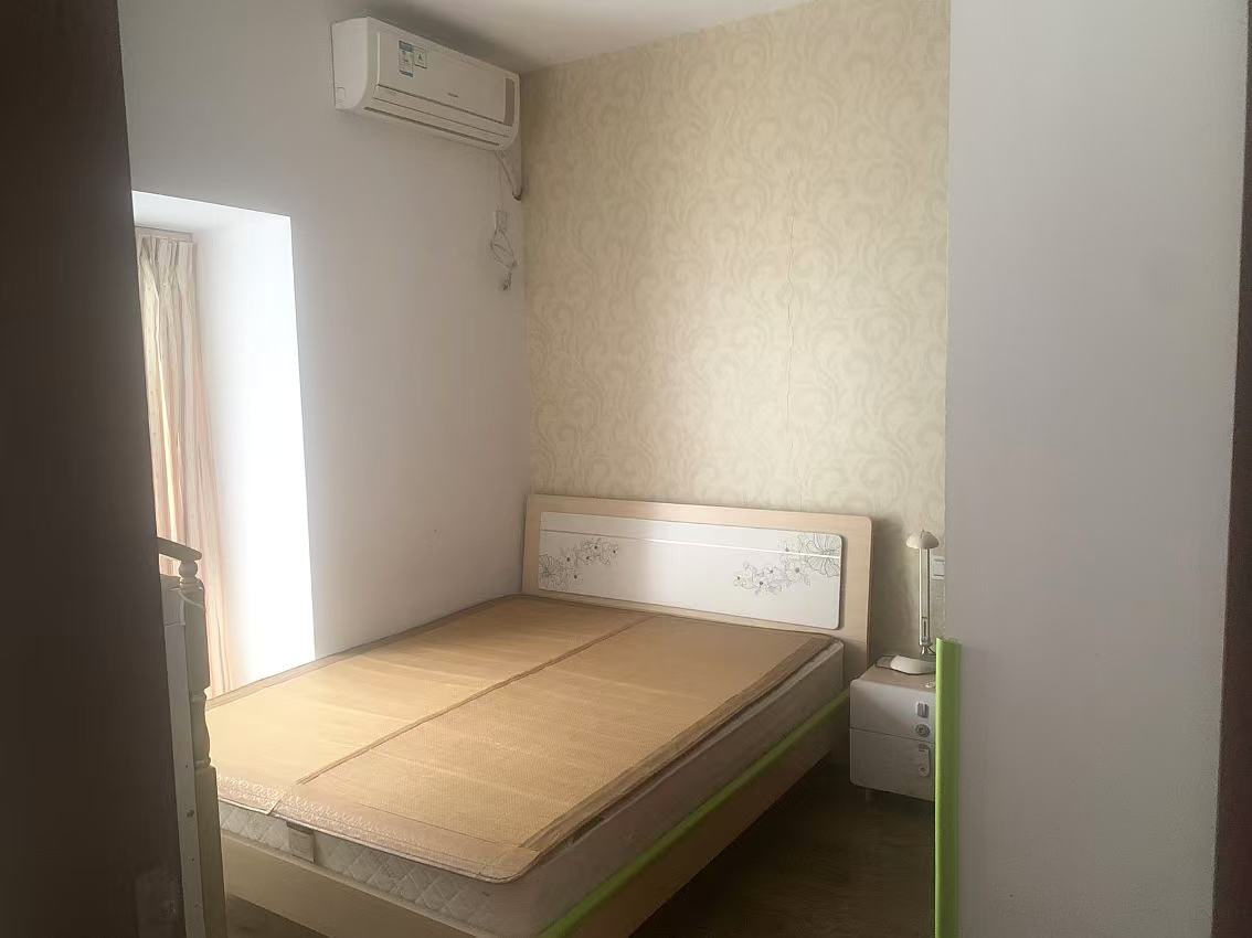 归心苑 3室2厅2卫 3200.0元/月 归心苑 3室2厅2卫 3200.0元/月室内图