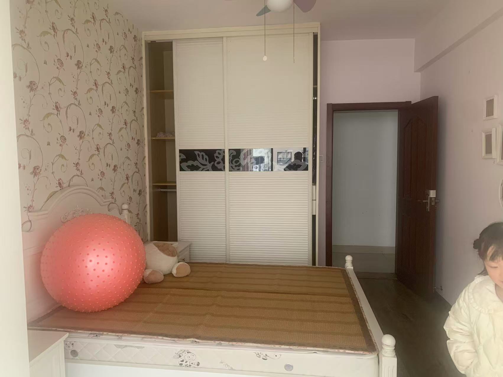 归心苑 3室2厅2卫 3200.0元/月 归心苑 3室2厅2卫 3200.0元/月室内图