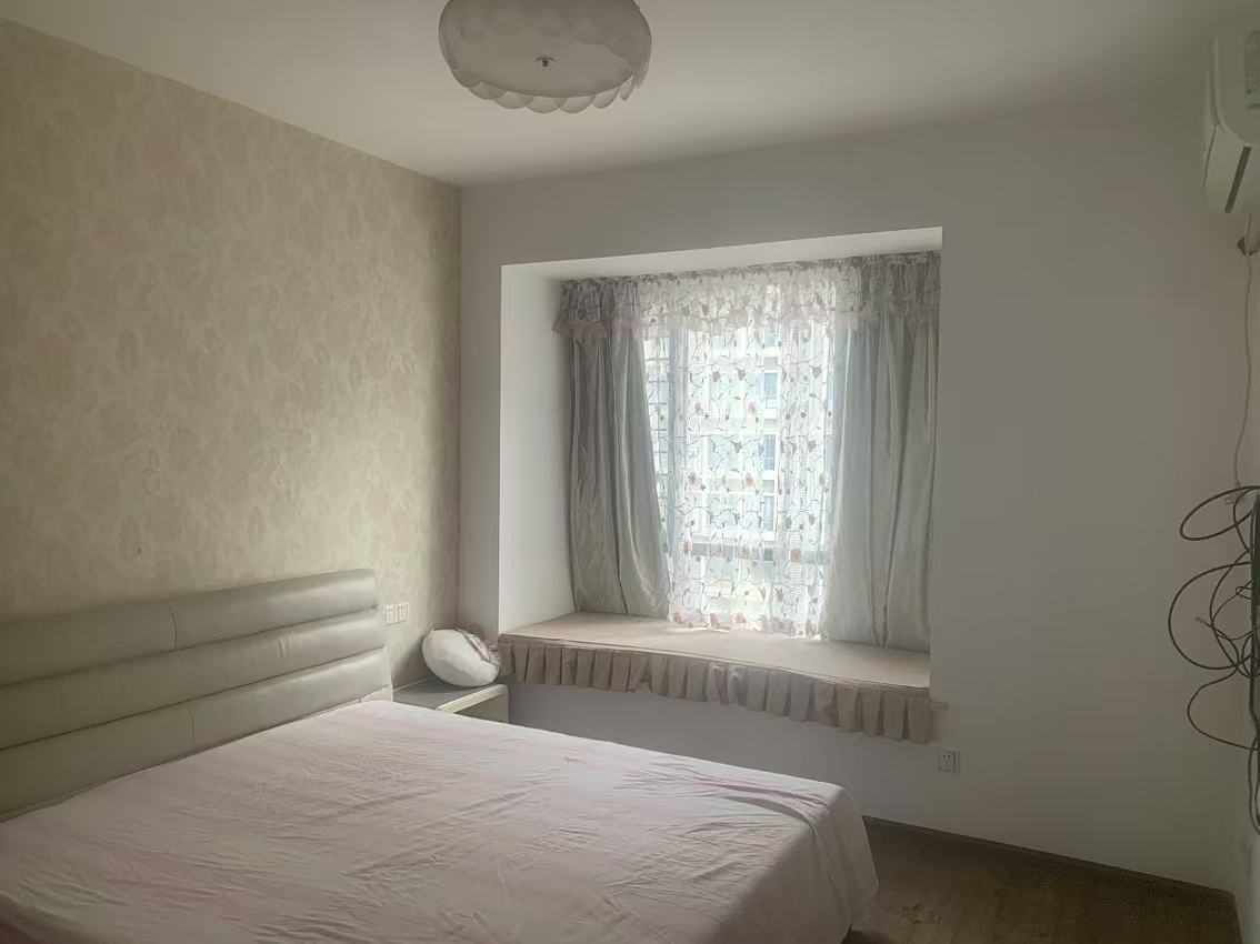 归心苑 3室2厅2卫 3200.0元/月 归心苑 3室2厅2卫 3200.0元/月室内图