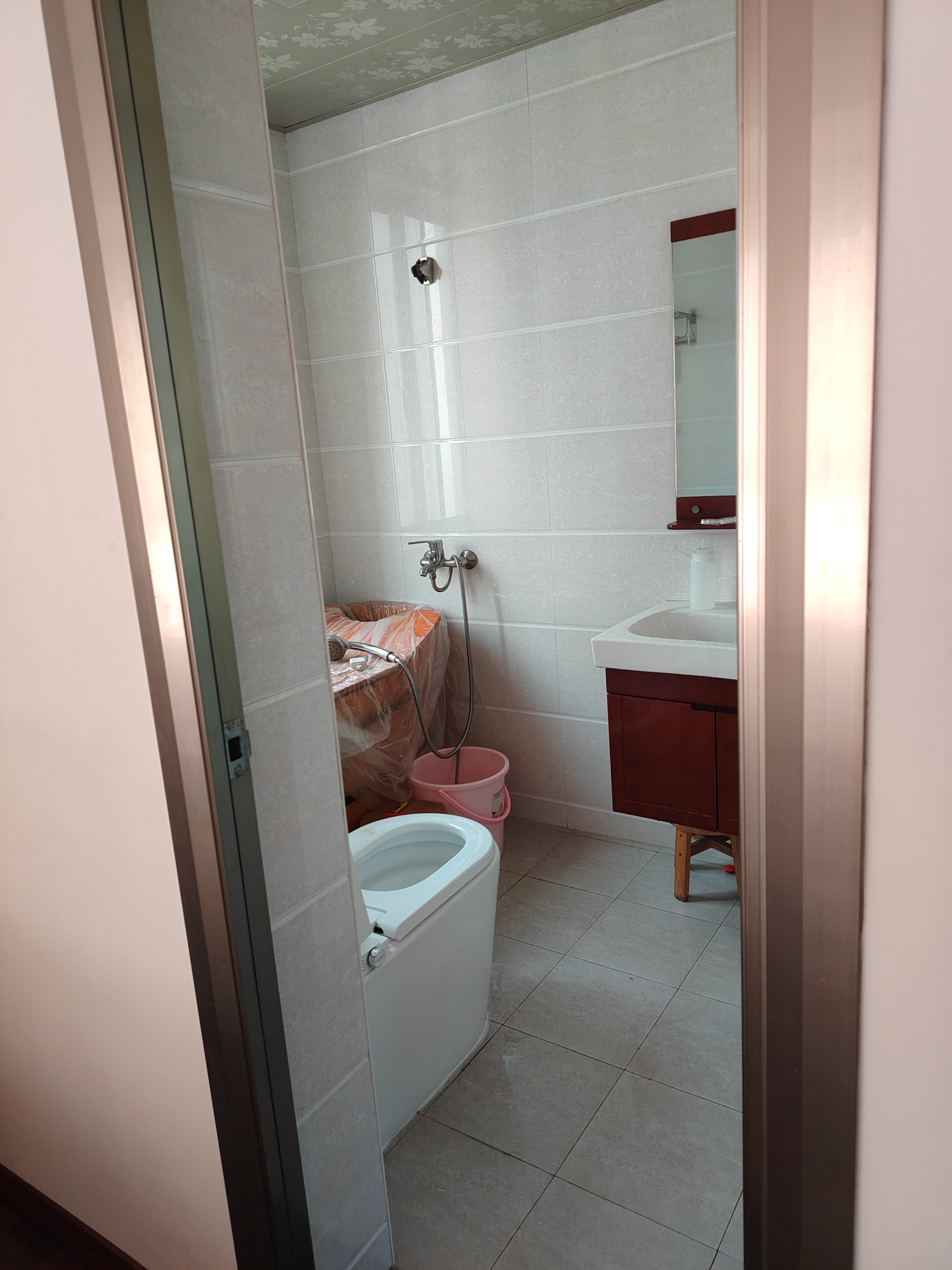 经世皇城 3室0厅0卫 1800.0元/月 经世皇城 3室0厅0卫 1800.0元/月室内图