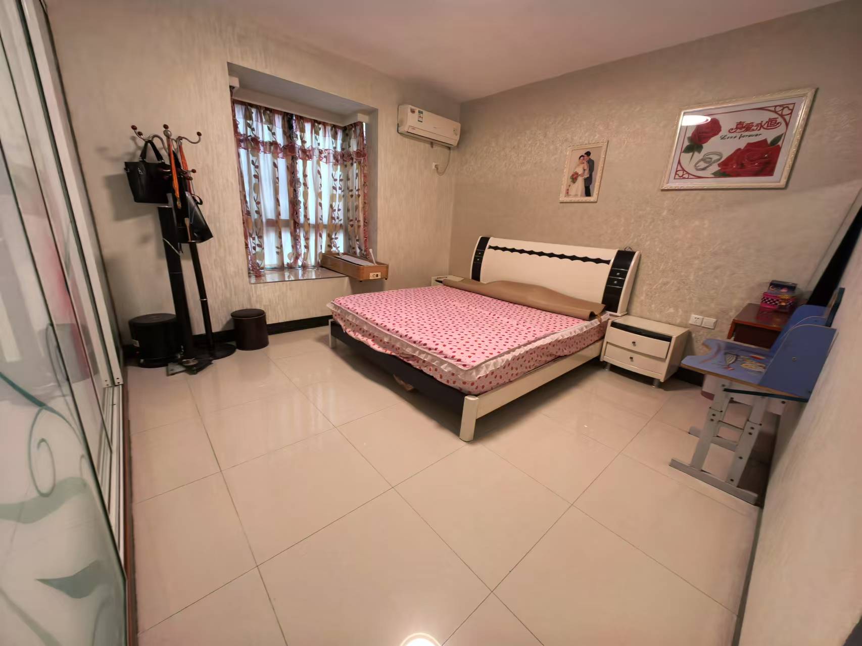 东江丽景 4室2厅2卫 2400.0元/月 东江丽景 4室2厅2卫 2400.0元/月室内图