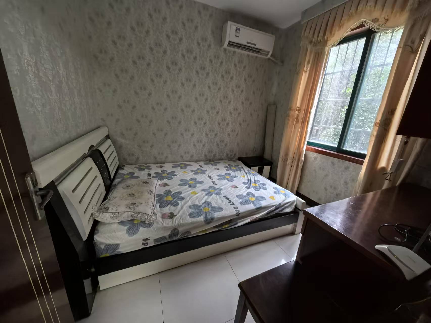 东江丽景 4室2厅2卫 2400.0元/月 东江丽景 4室2厅2卫 2400.0元/月室内图