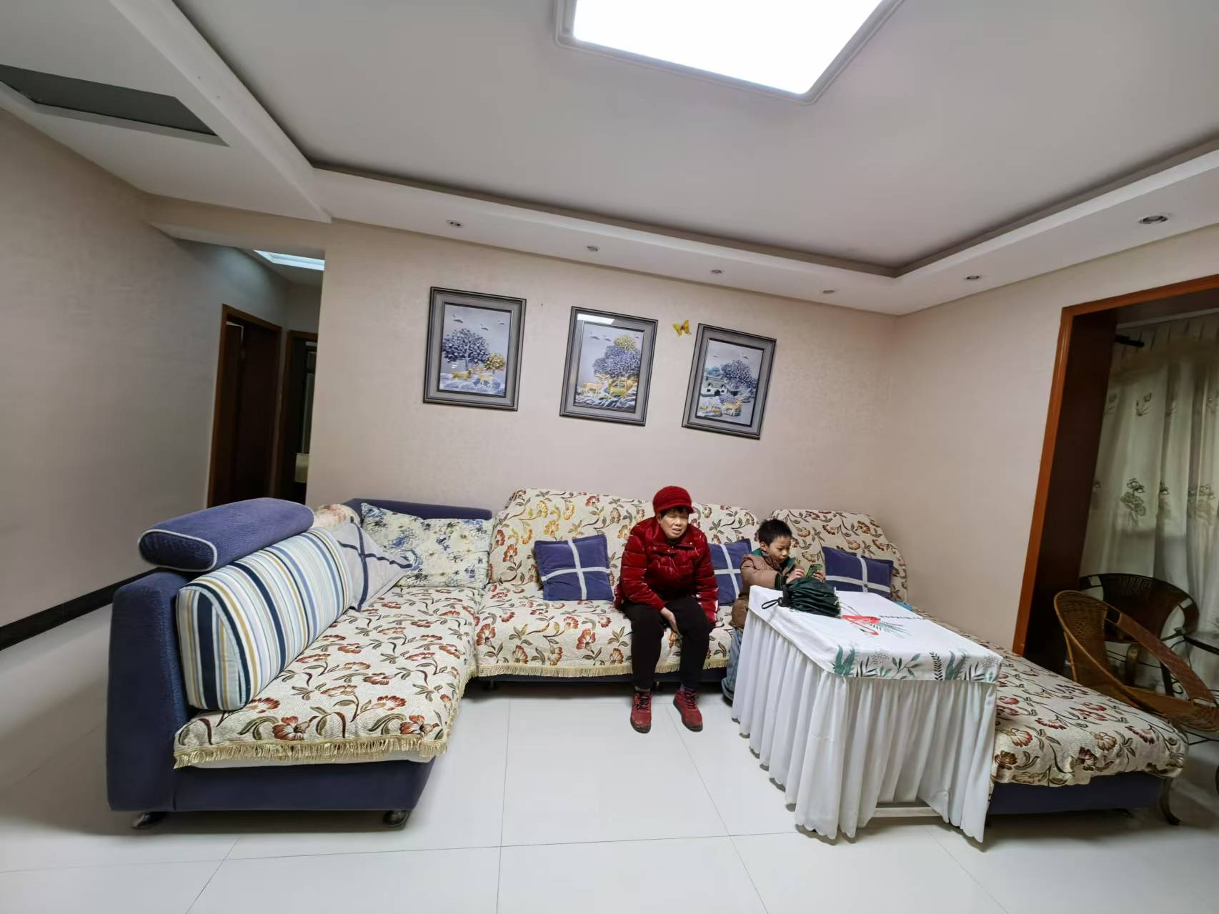 东江丽景 4室2厅2卫 2400.0元/月 东江丽景 4室2厅2卫 2400.0元/月室内图