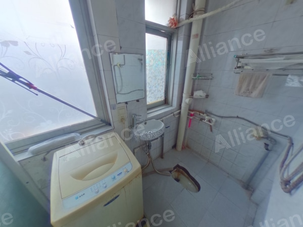 碧翠园（中房）  1室1厅1卫    1200.0元/月室内图