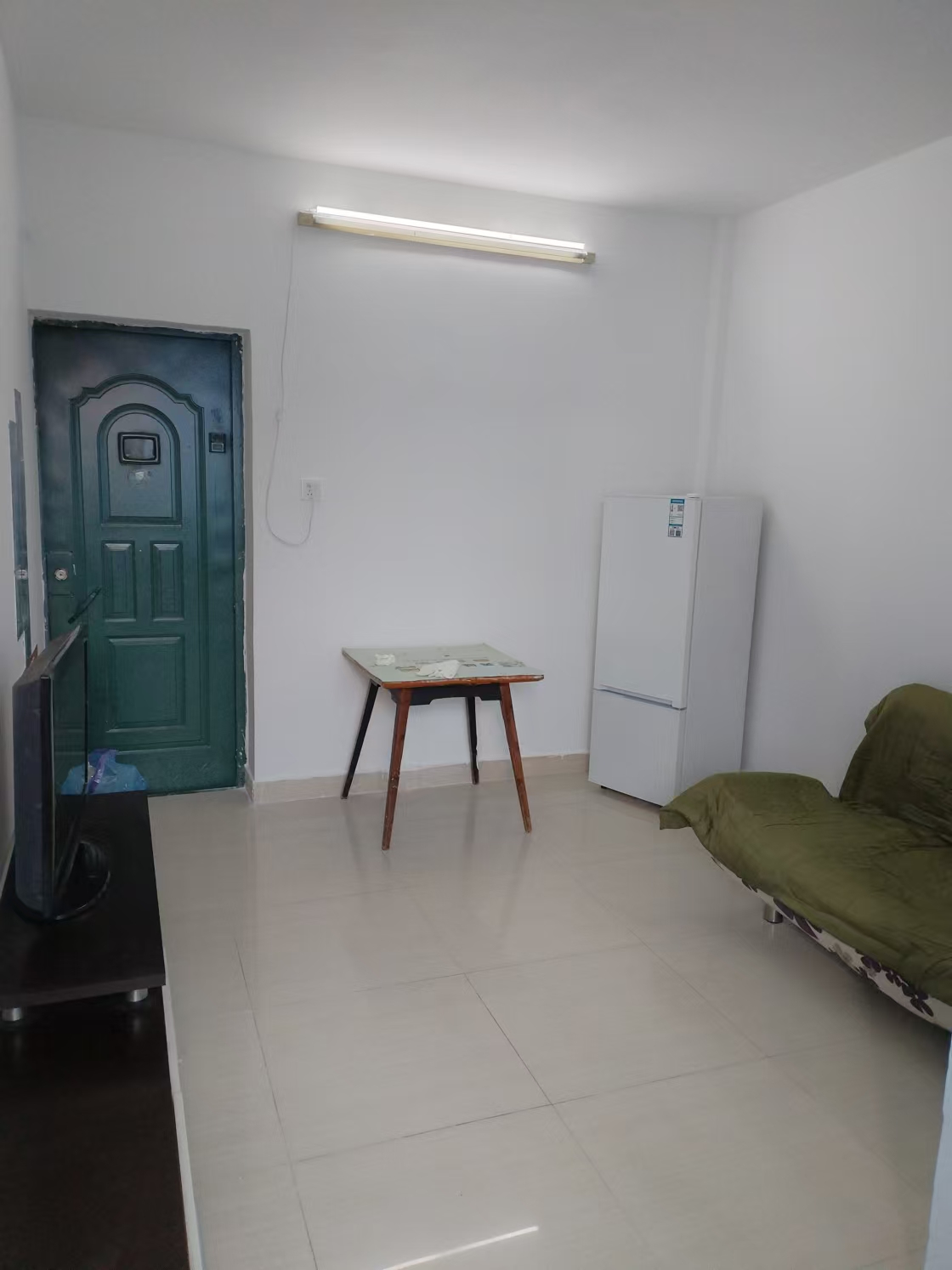 碧翠园(中房) 1室1厅1卫 1200.0元/月 碧翠园(中房) 1室1厅1卫 1200.0元/月室内图