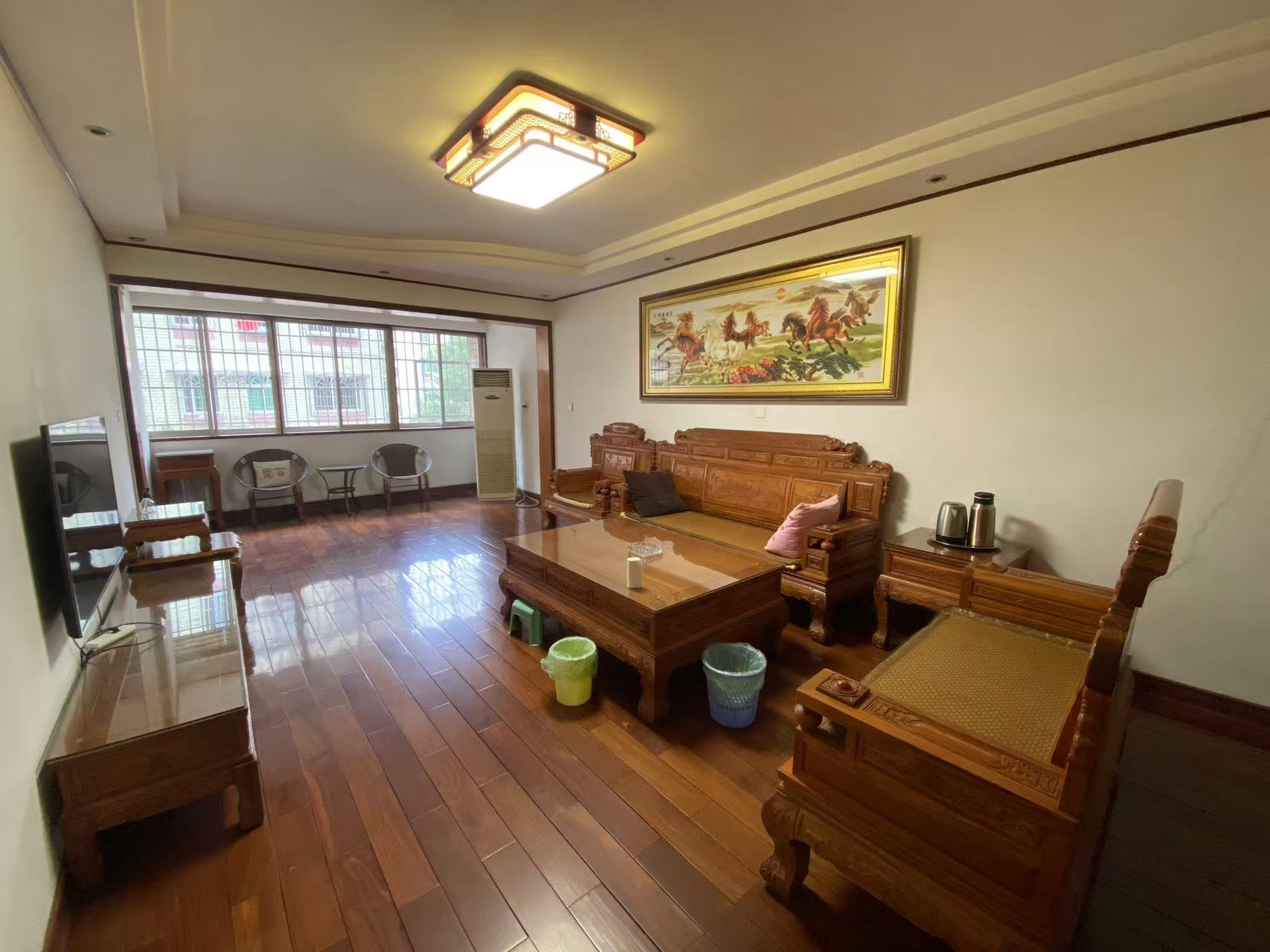 电信小区泰山花园 4室2厅2卫 1500.0元/月 电信小区泰山花园 4室2厅2卫 1500.0元/月室内图