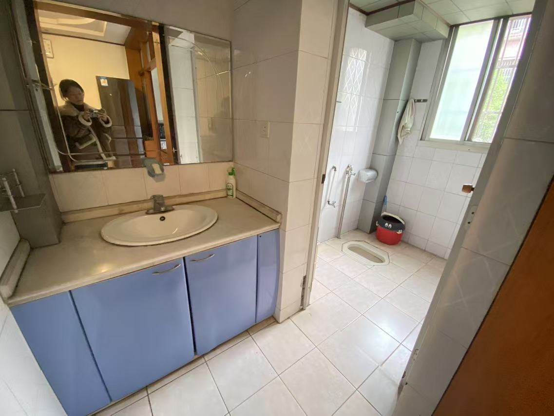 电信小区泰山花园 4室2厅2卫 1500.0元/月 电信小区泰山花园 4室2厅2卫 1500.0元/月室内图