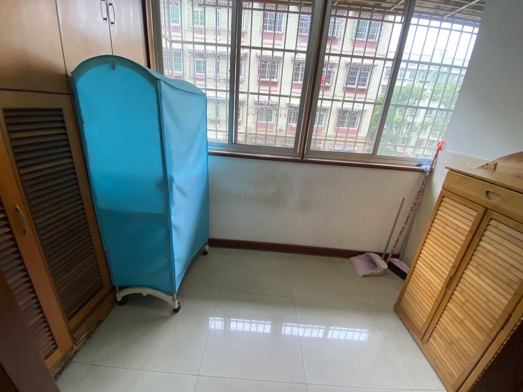 电信小区泰山花园 4室2厅2卫 1500.0元/月 电信小区泰山花园 4室2厅2卫 1500.0元/月室内图