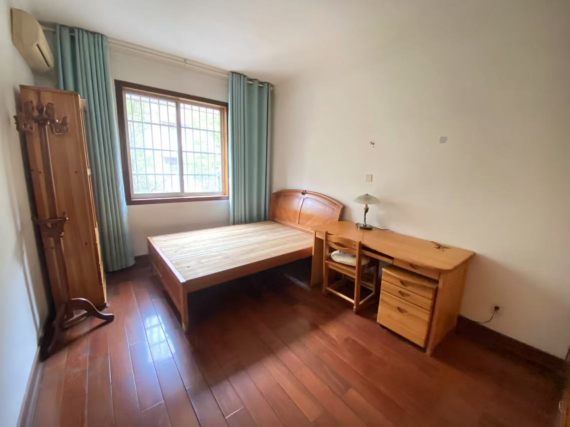 电信小区泰山花园 4室2厅2卫 1500.0元/月 电信小区泰山花园 4室2厅2卫 1500.0元/月室内图