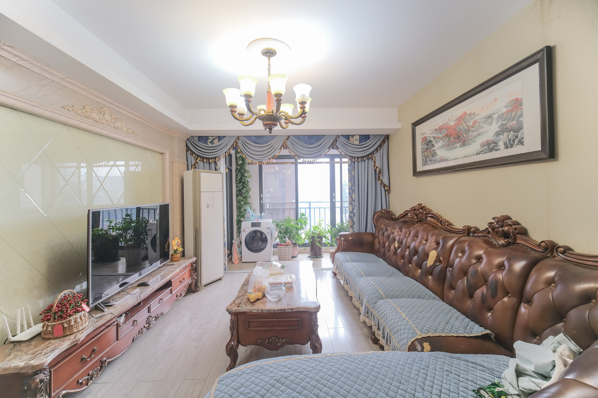 三一街区 3室2厅2卫 78.0万 三一街区 3室2厅2卫 78.0万客厅