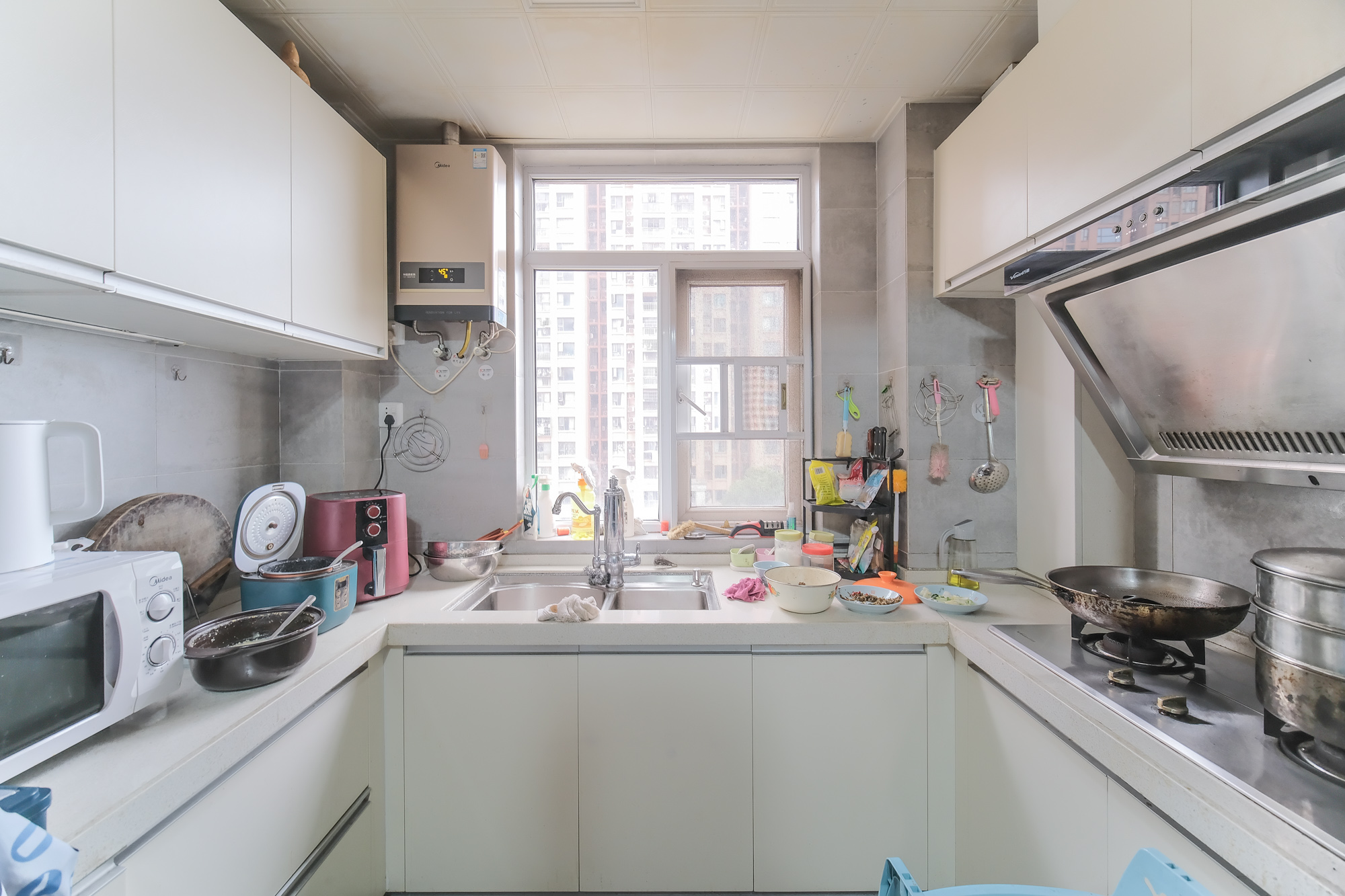 三一街区  3室2厅2卫    78.0万厨房