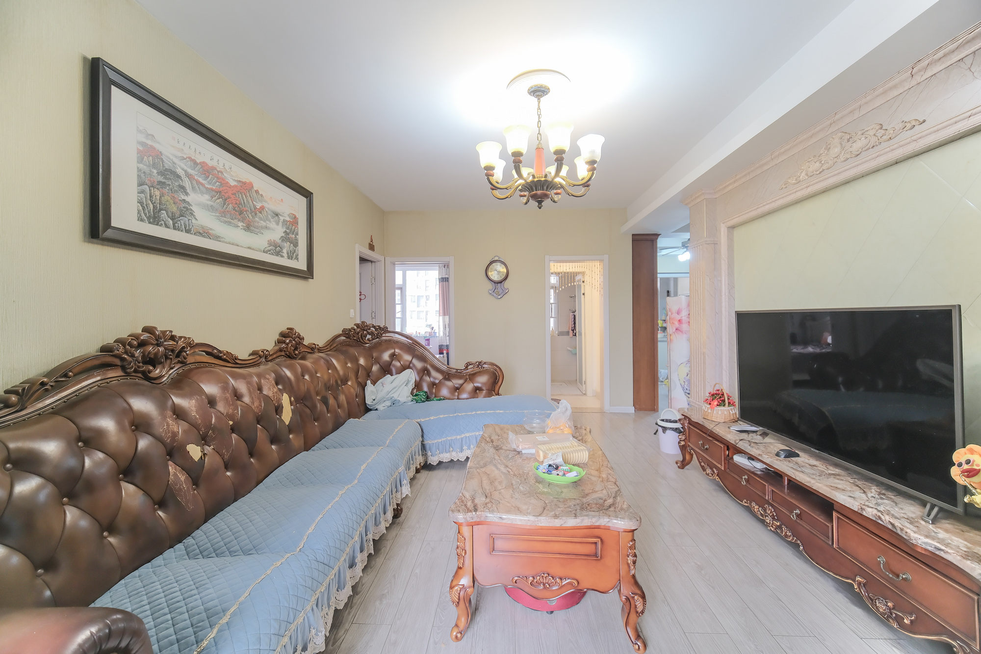 三一街区  3室2厅2卫    78.0万客厅