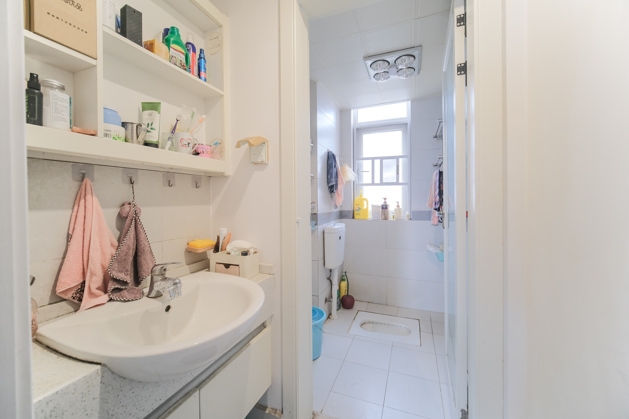 三一街区  3室2厅2卫    78.0万卫生间